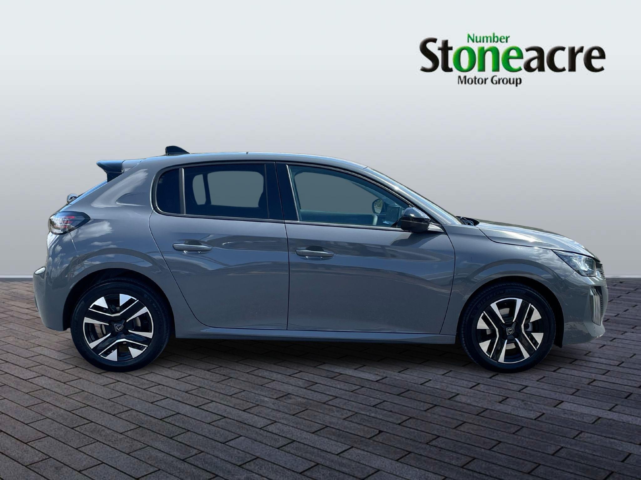 Peugeot 208 Image 8