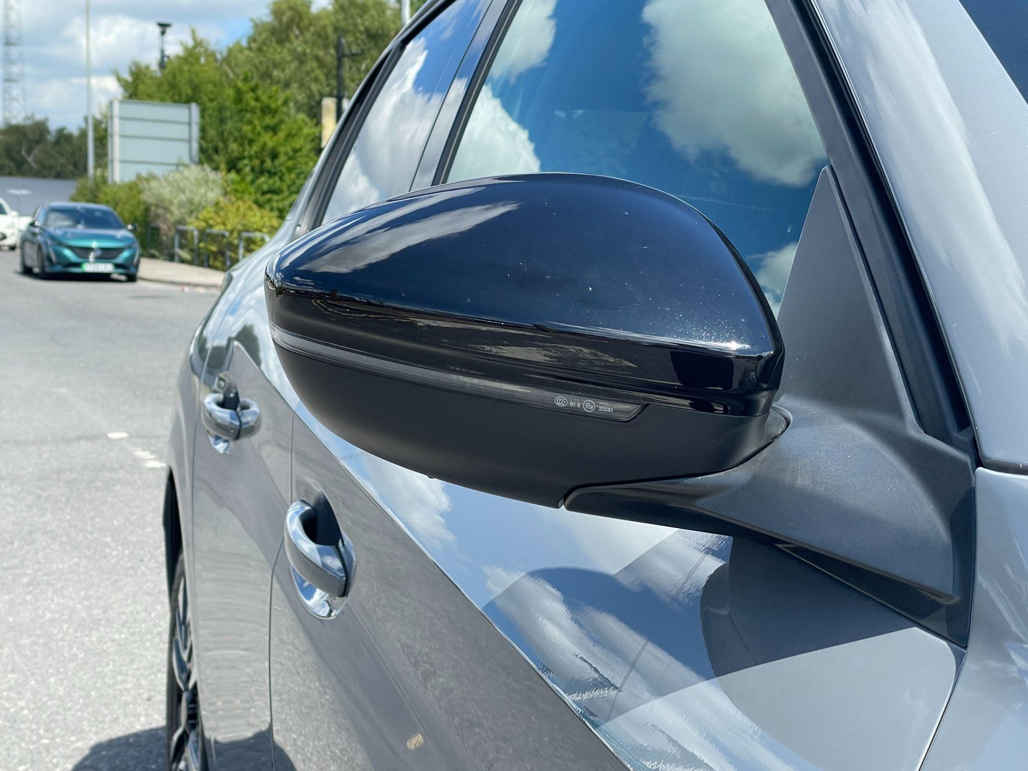 Peugeot 208 Image 11