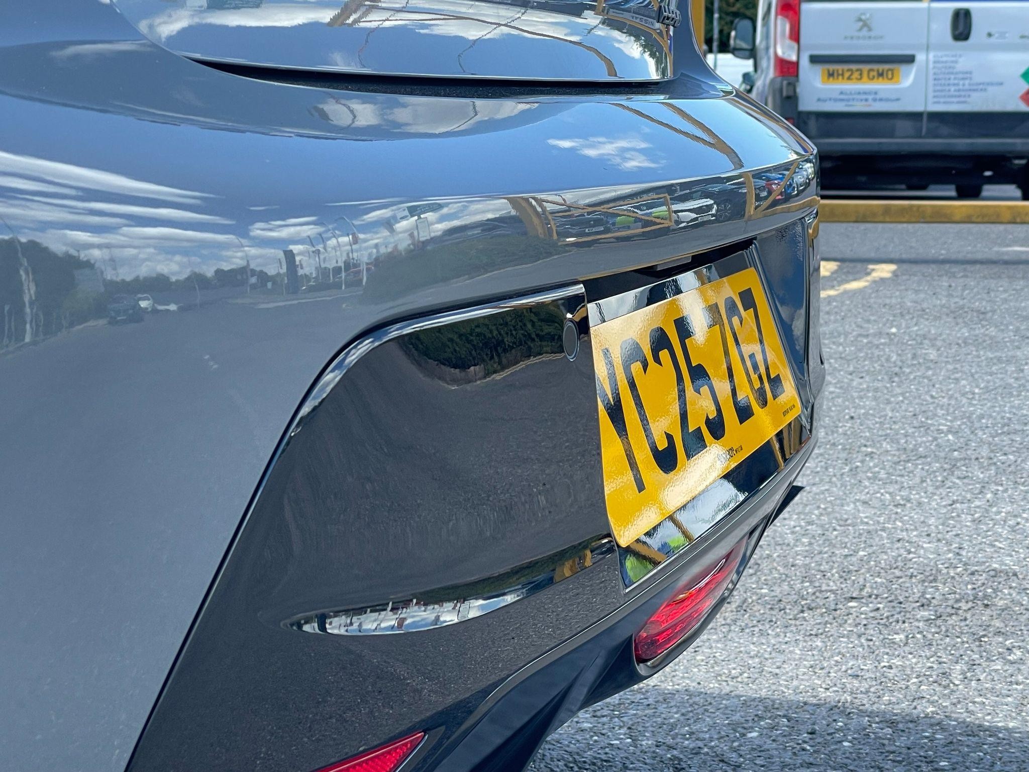 Peugeot 208 Image 15