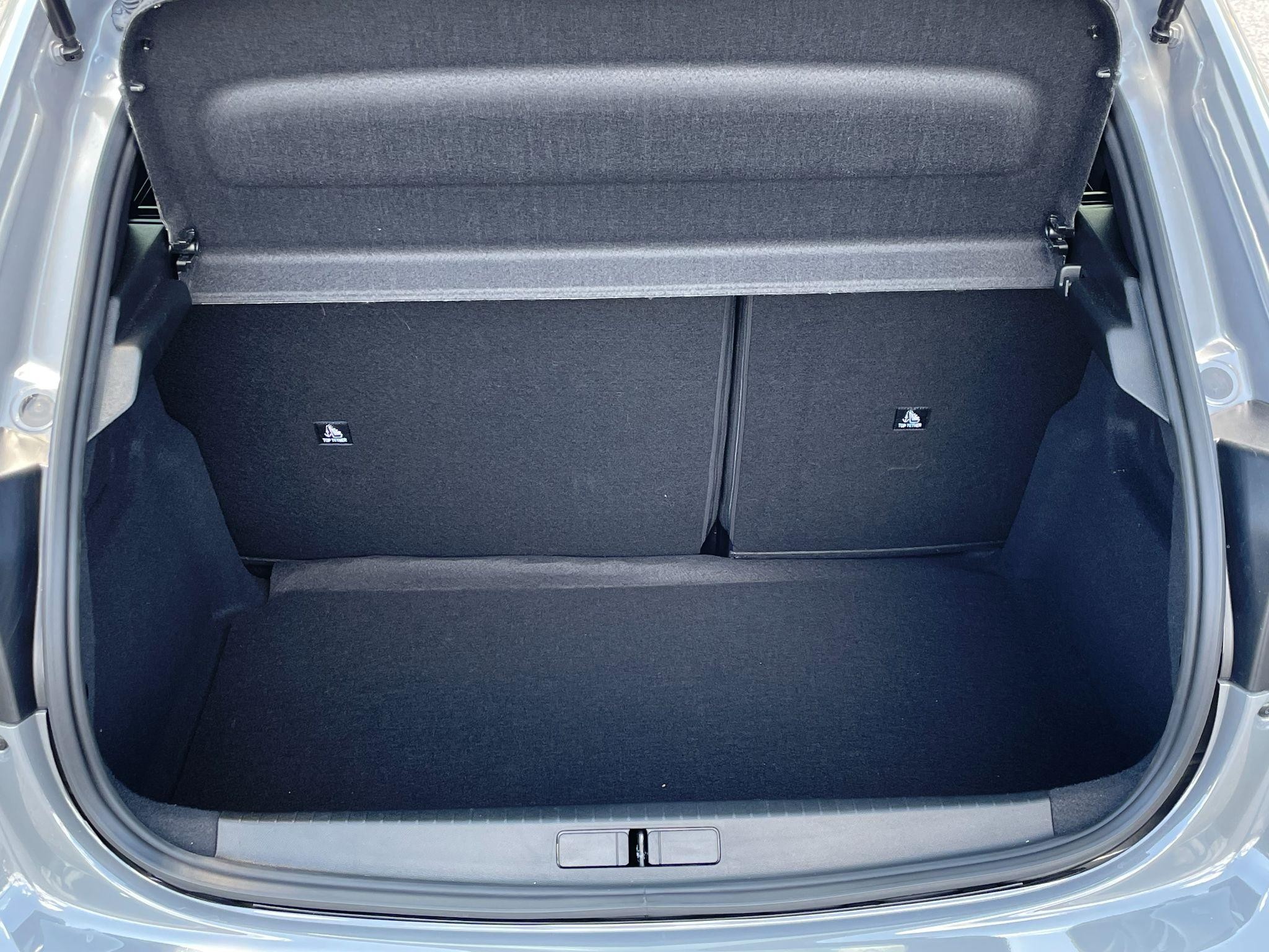 Peugeot 208 Image 17