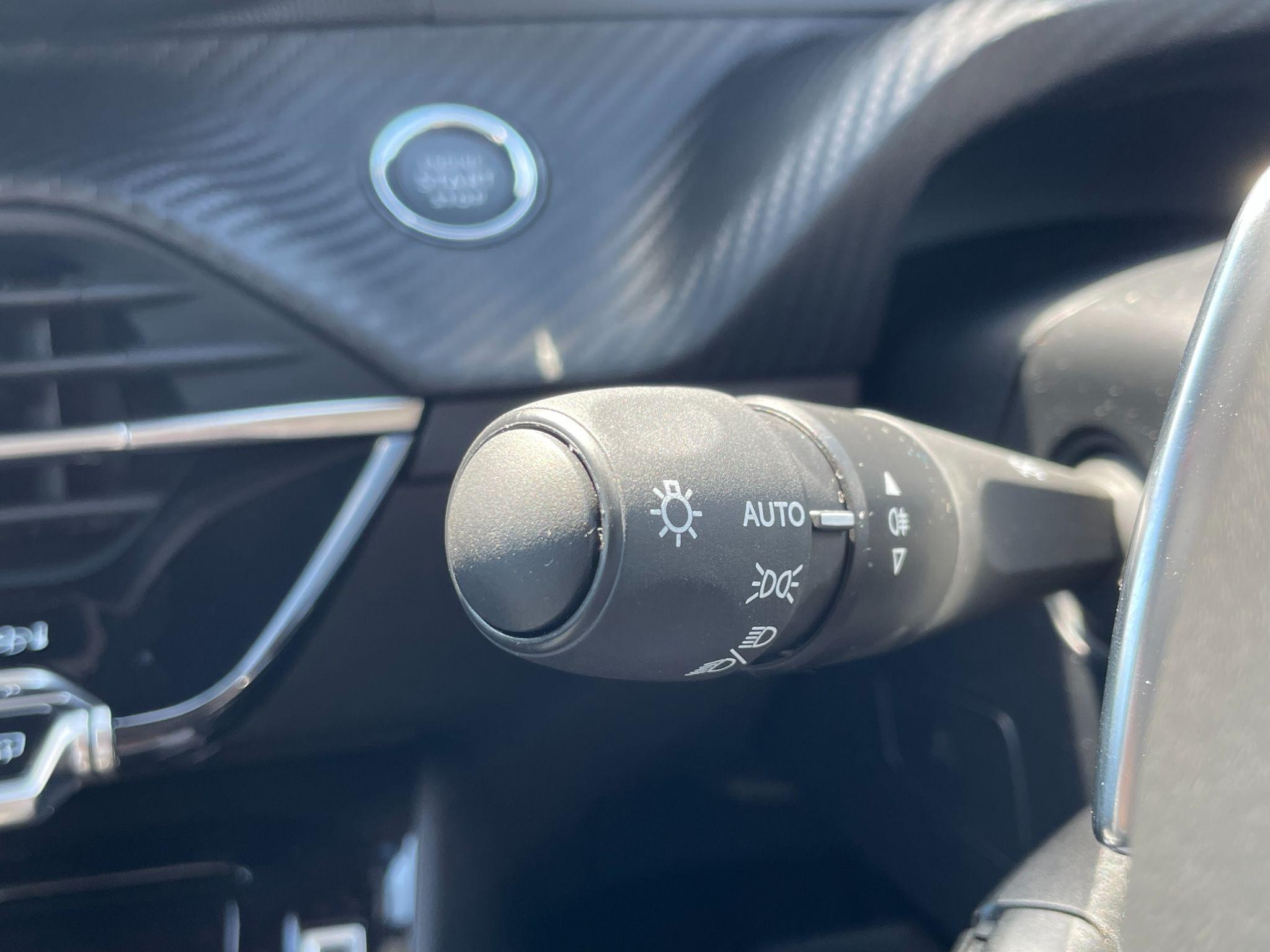 Peugeot 208 Image 28