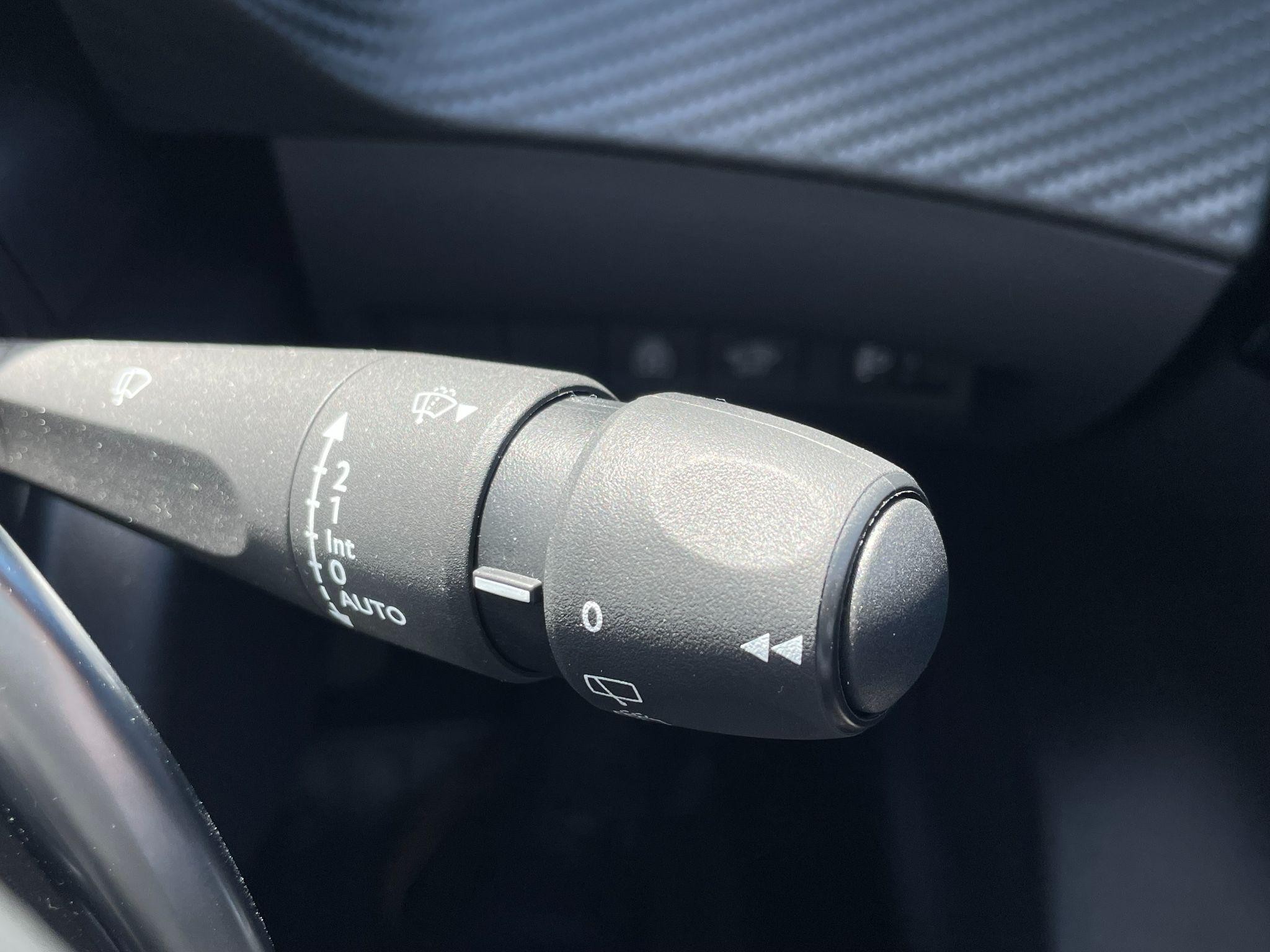 Peugeot 208 Image 29