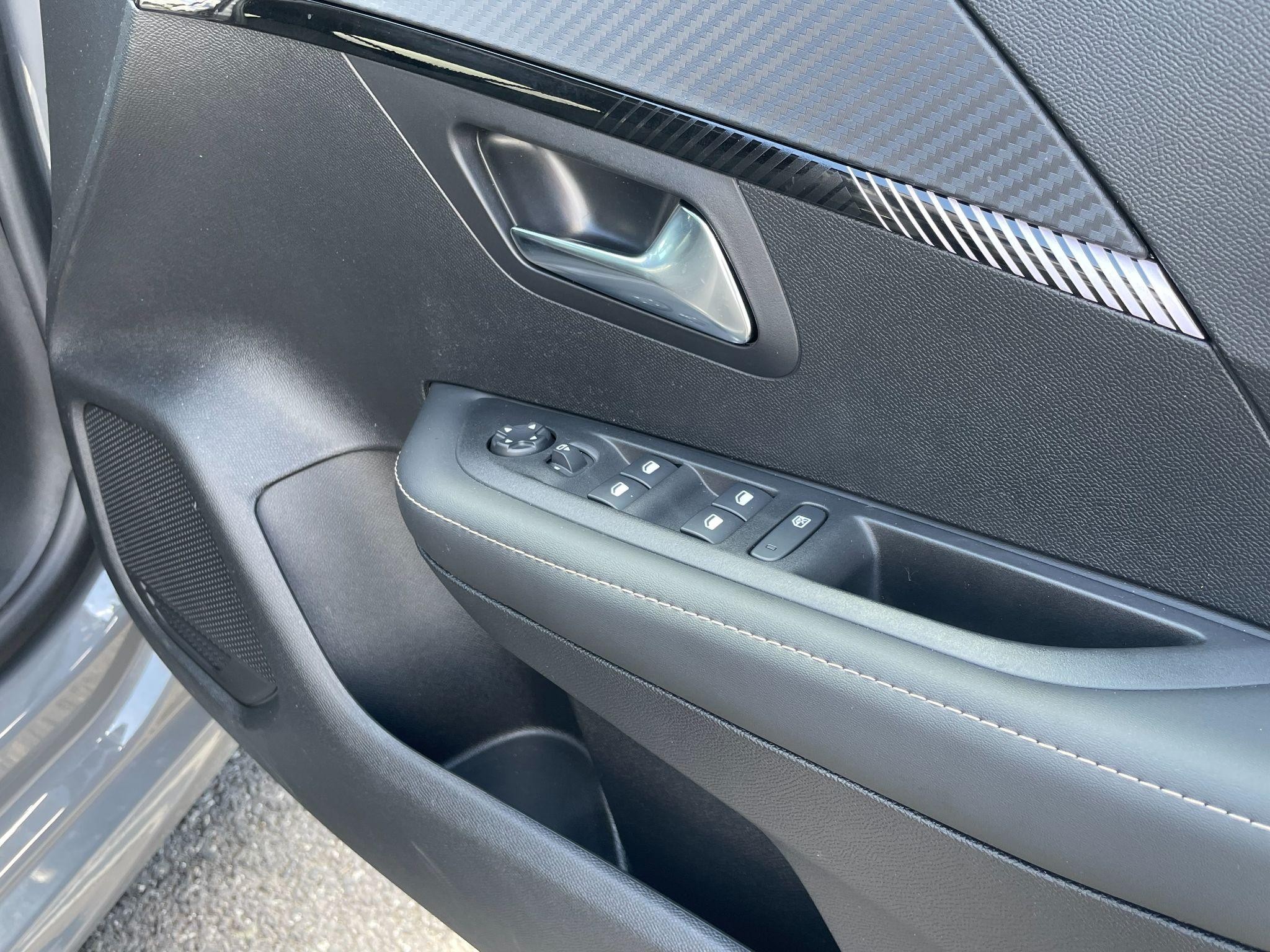 Peugeot 208 Image 31