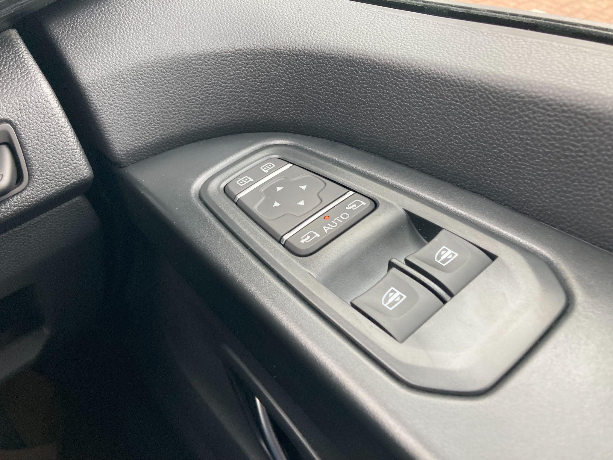 Nissan Primastar Image 8