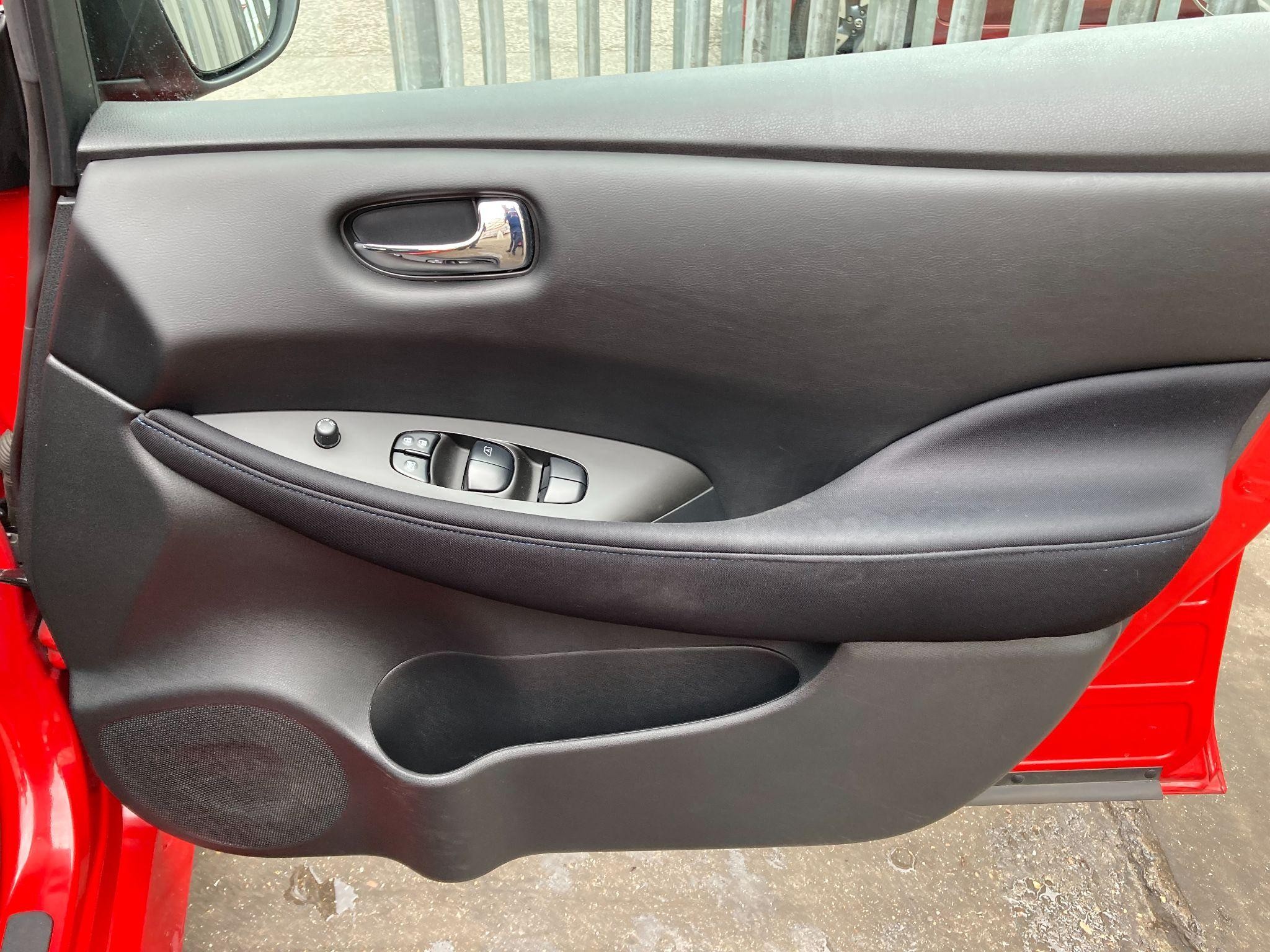 Nissan LEAF Image 16