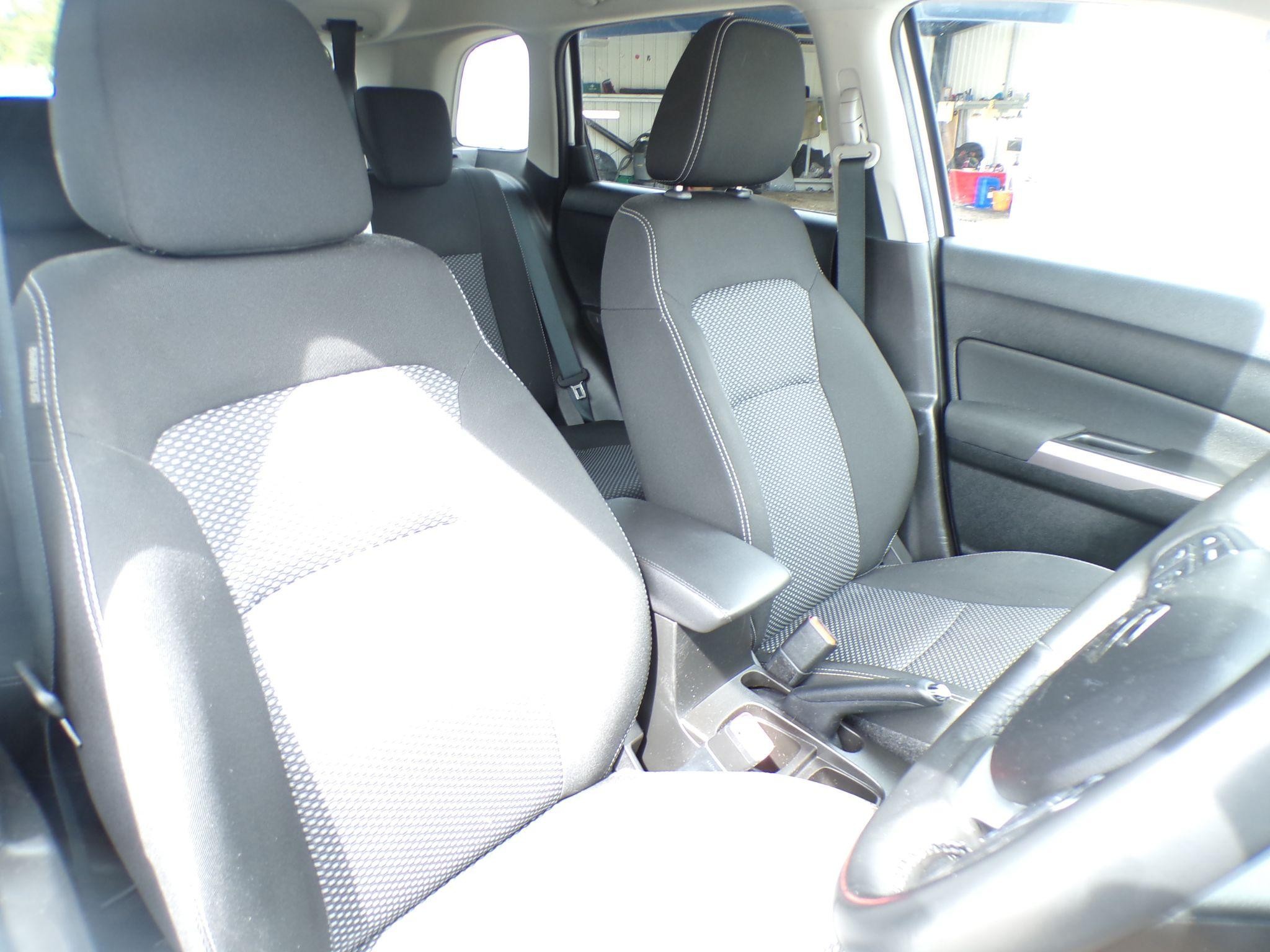 Suzuki Vitara Image 12