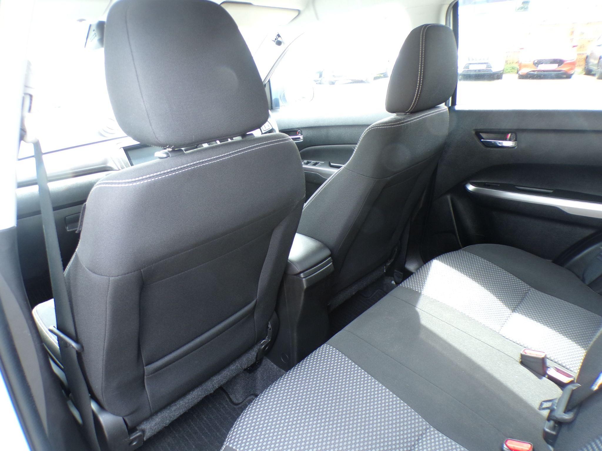 Suzuki Vitara Image 13
