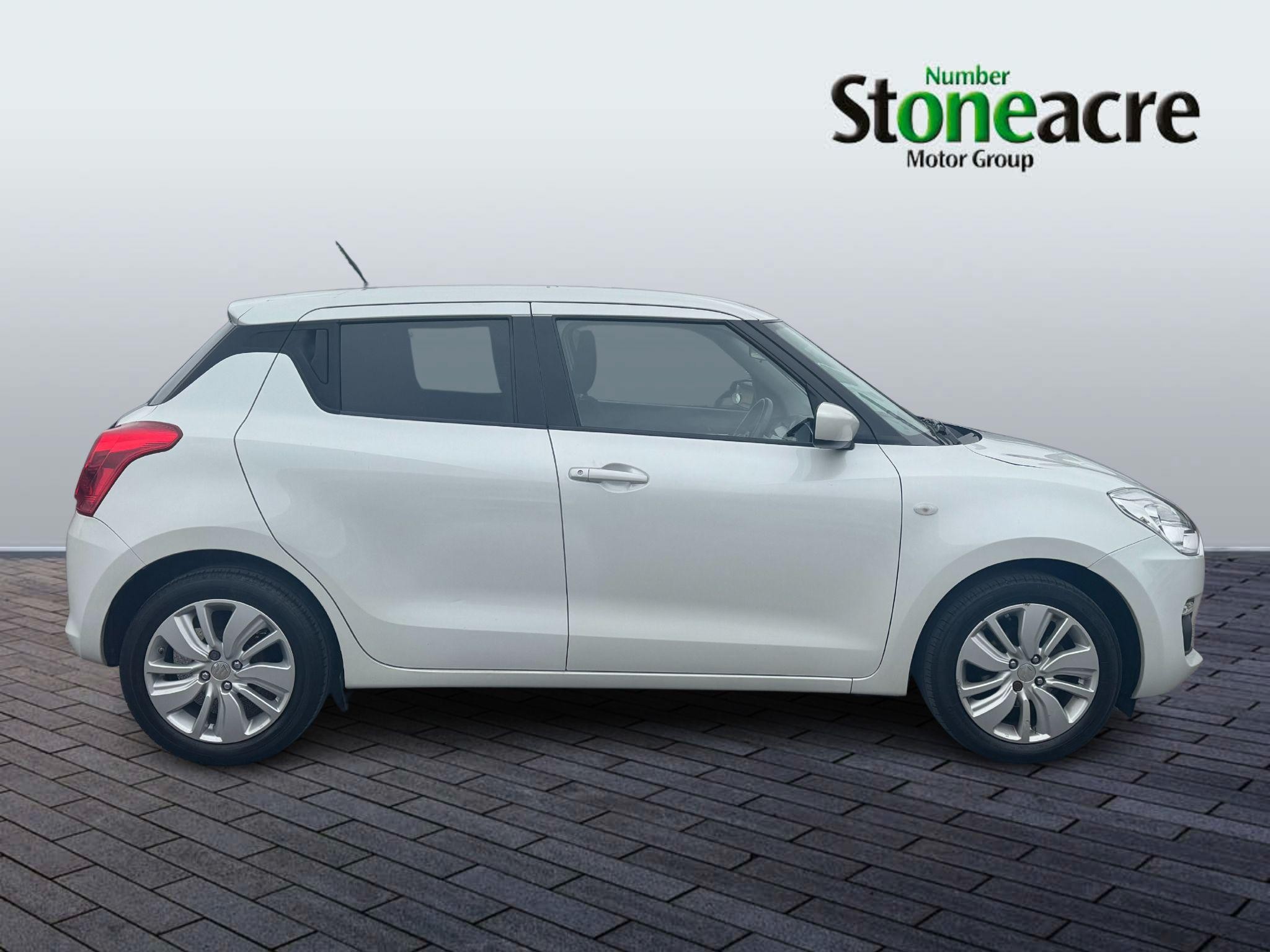 Suzuki Swift Image 2