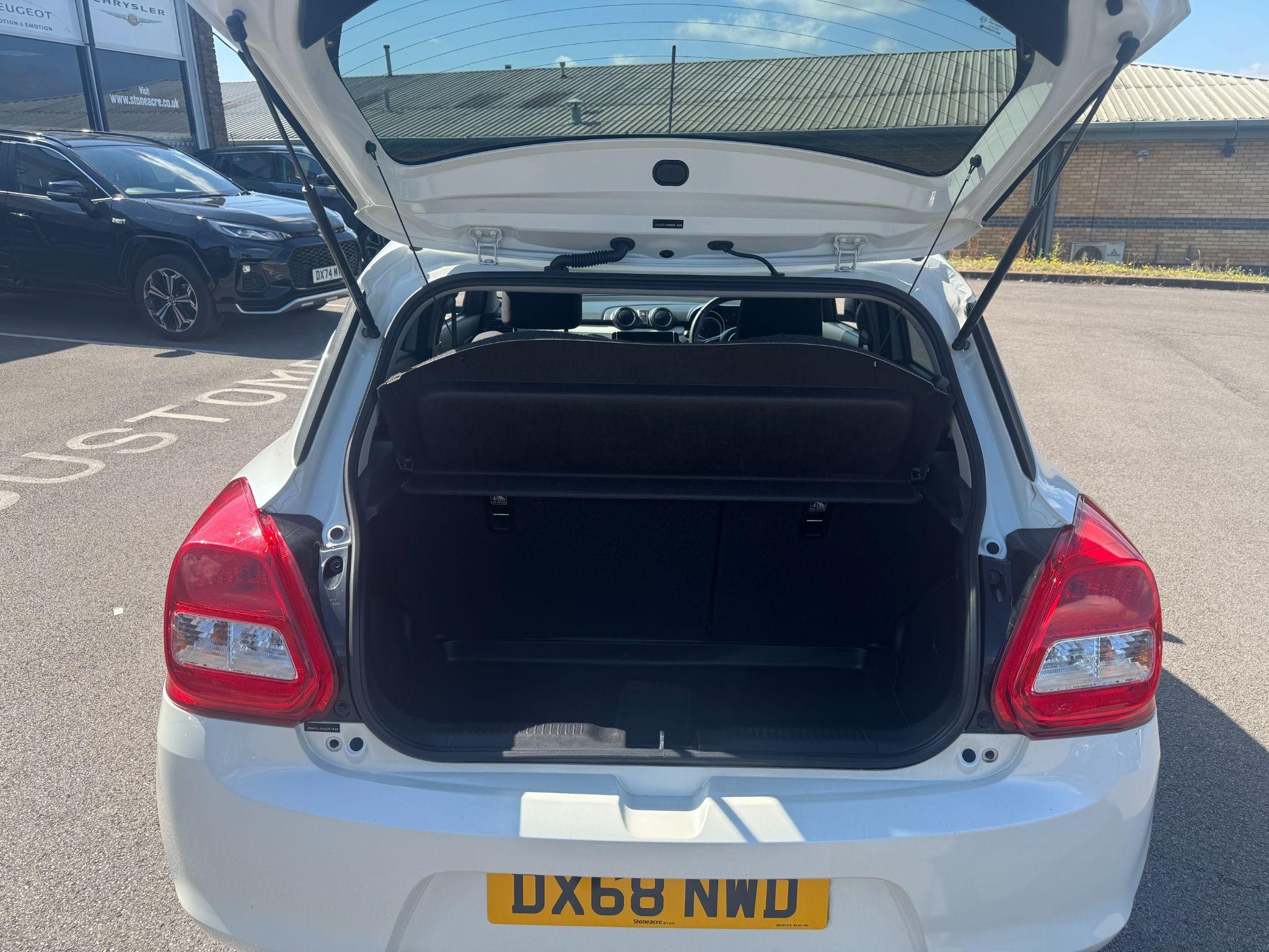 Suzuki Swift Image 9