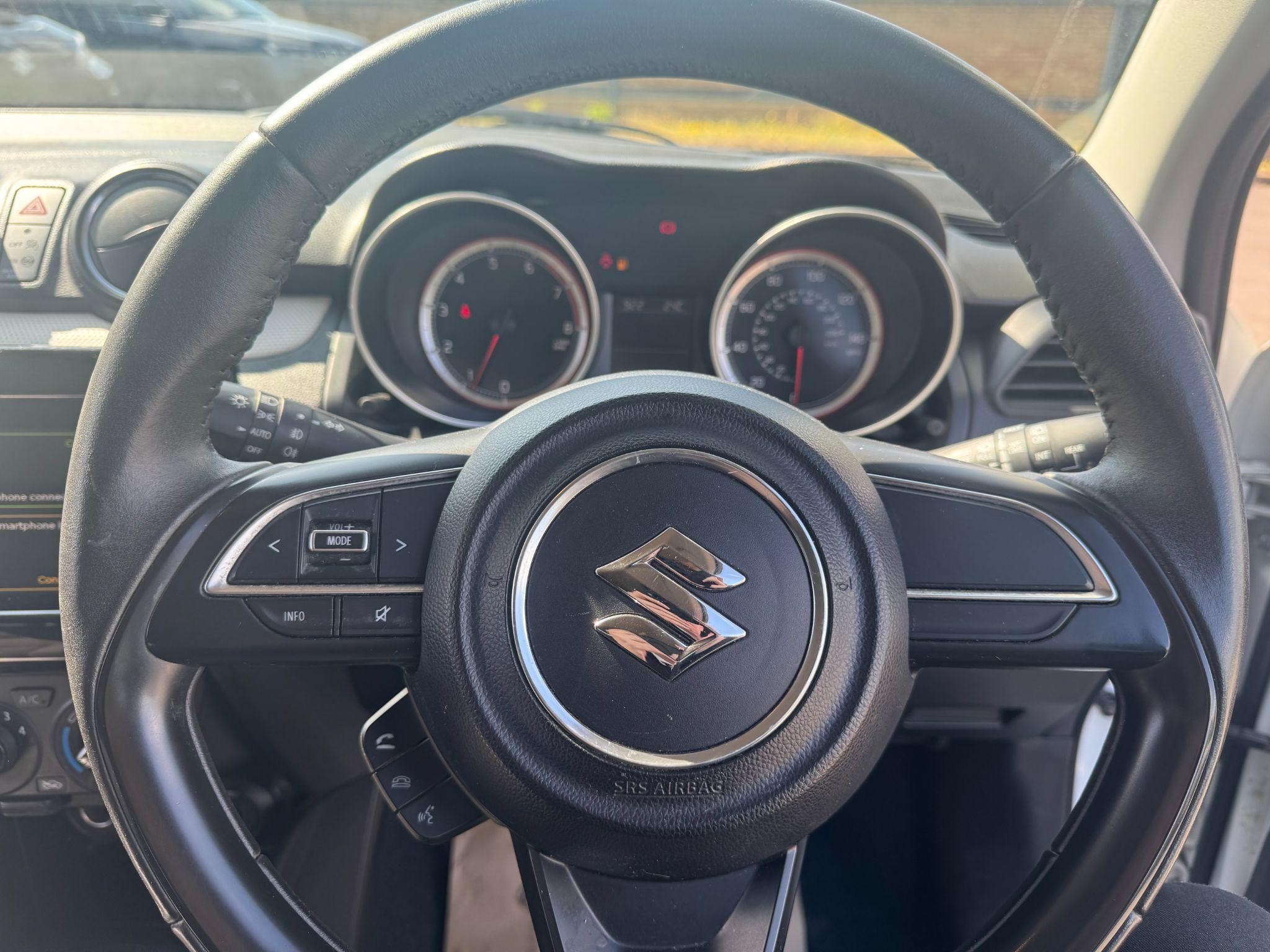 Suzuki Swift Image 12