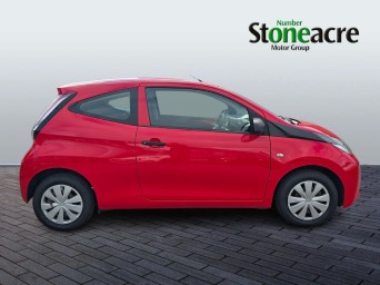 Toyota Aygo 1.0 VVT-i x Euro 5 3dr Euro 5 FG16UCU Image 3