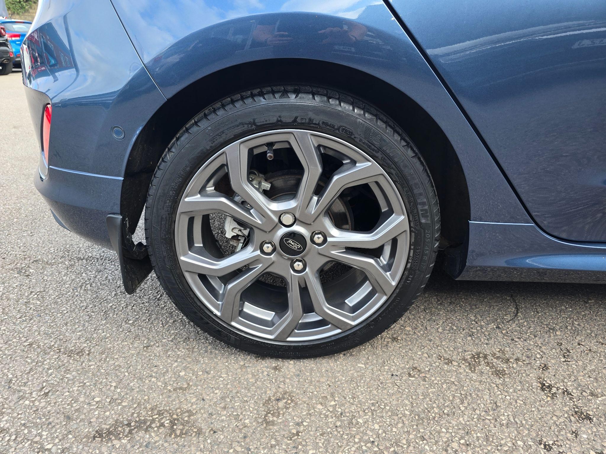 Ford Fiesta Image 9
