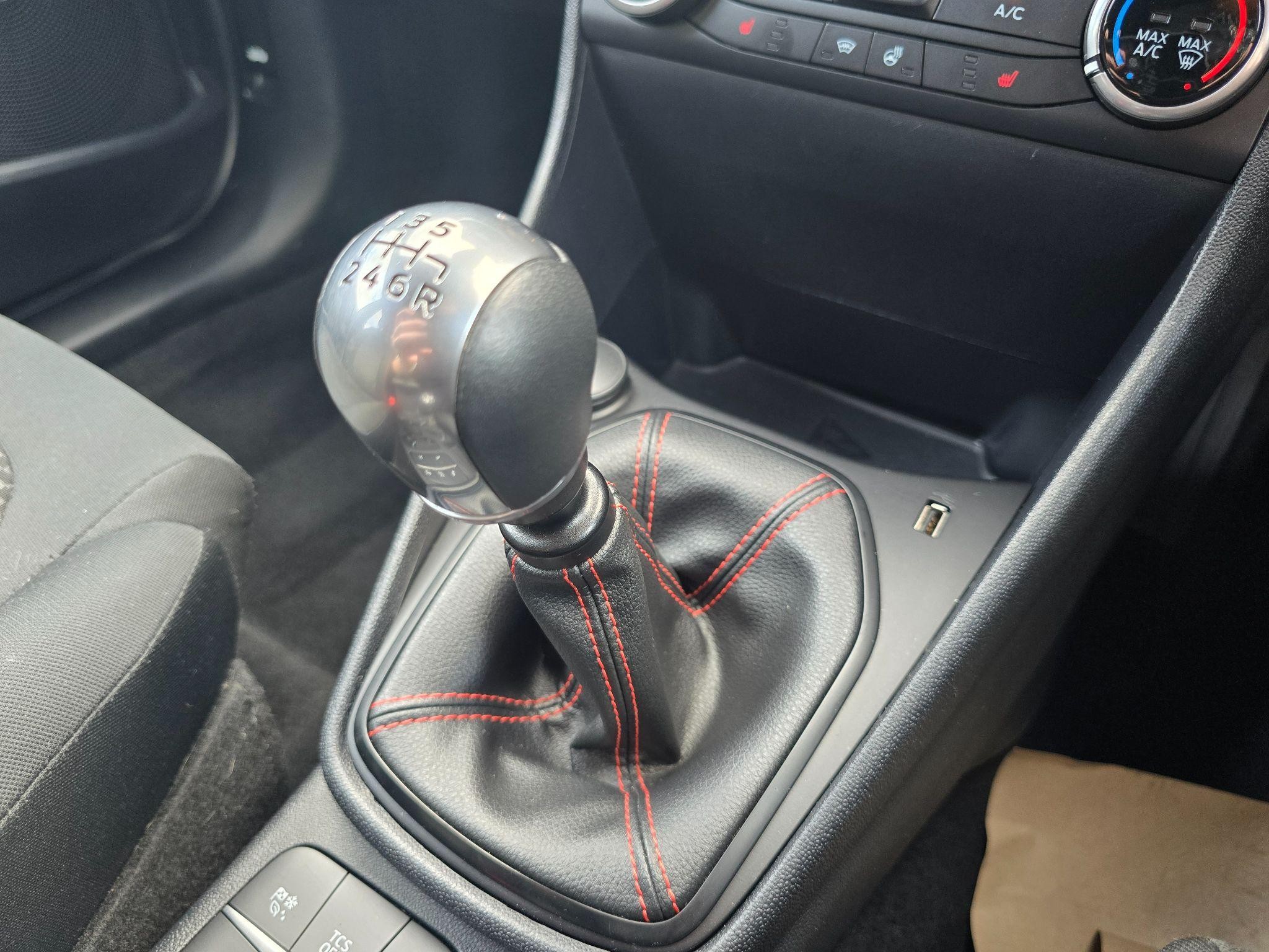 Ford Fiesta Image 12