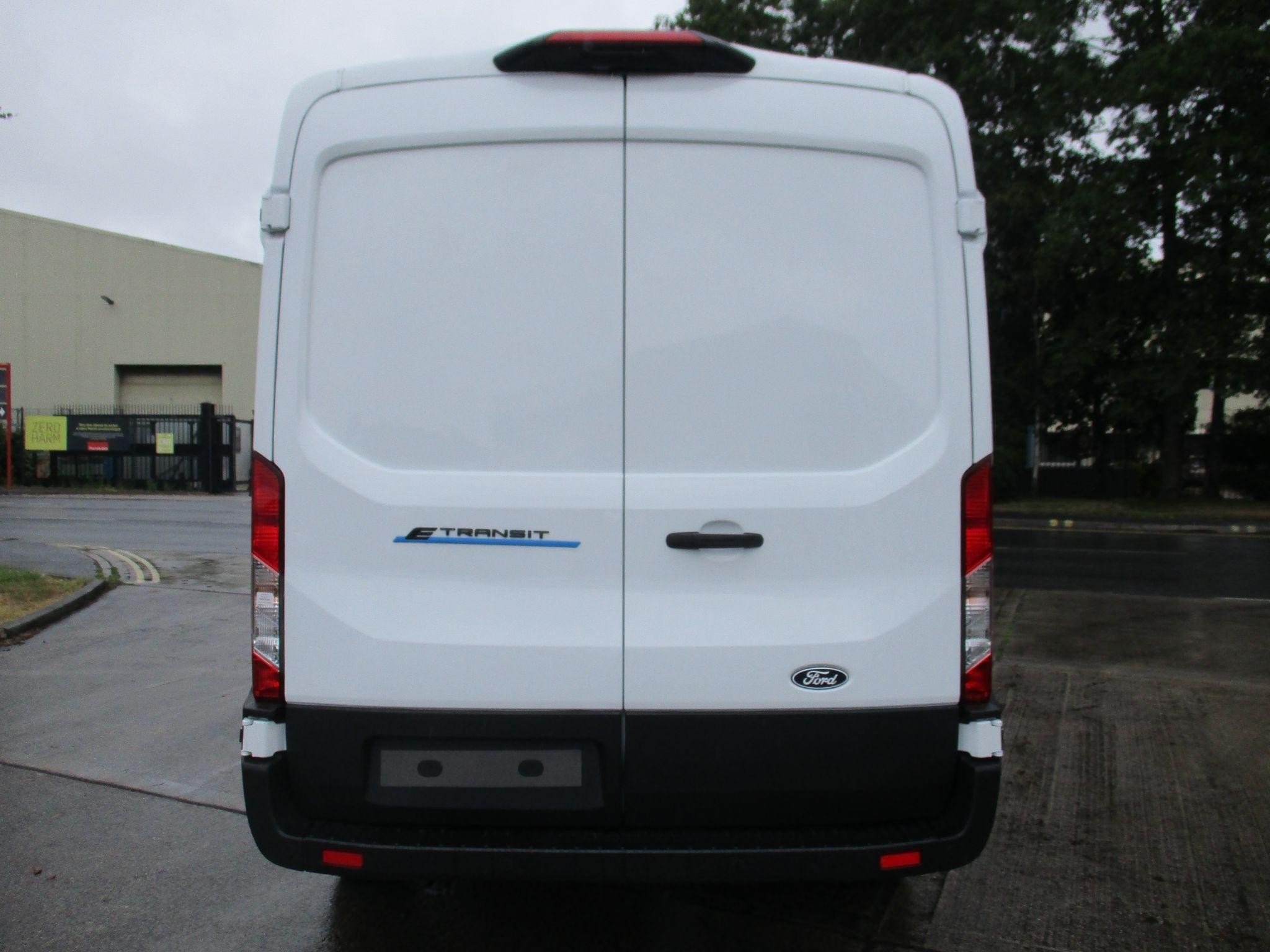 Ford E-Transit Image 6