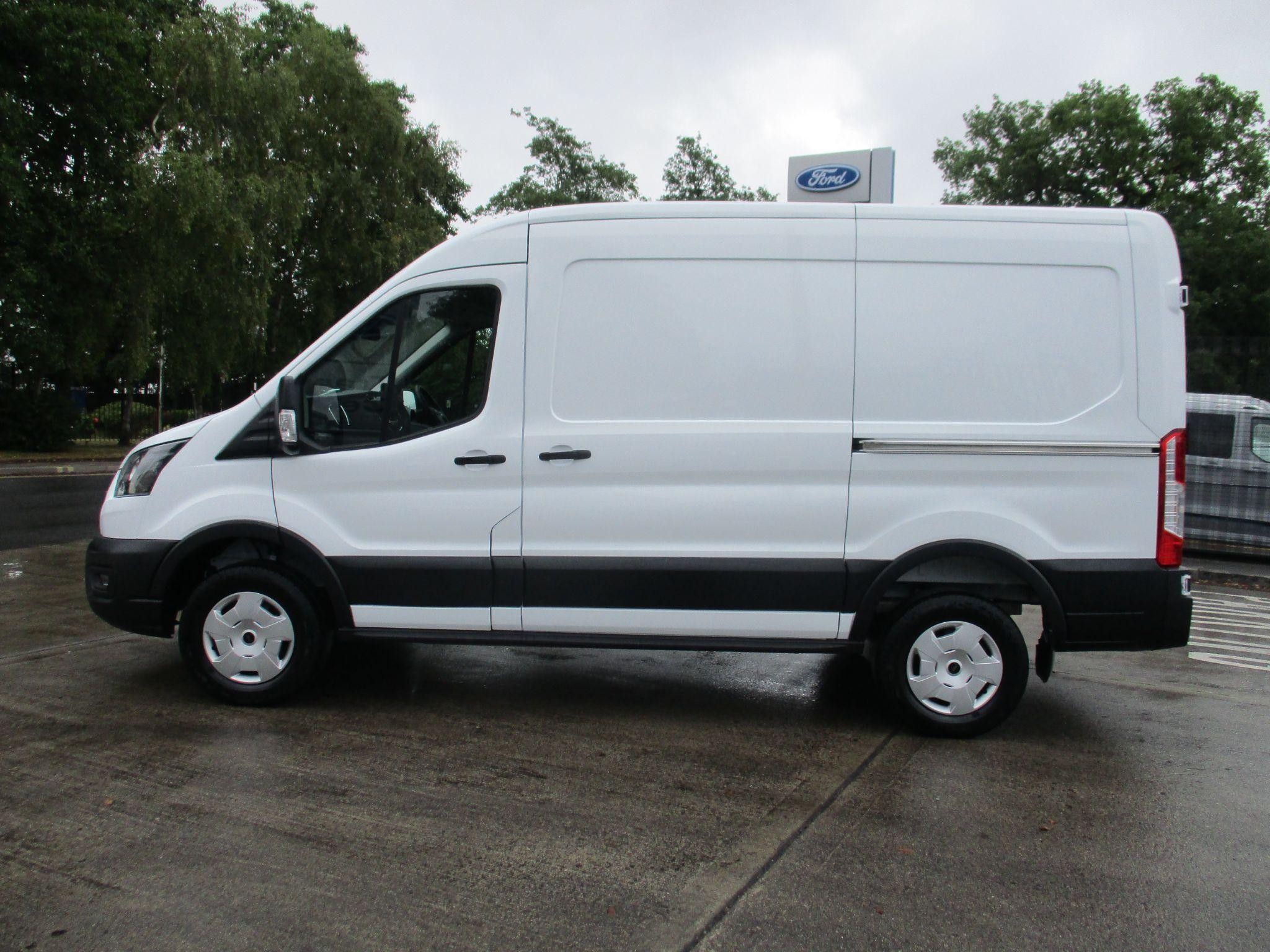 Ford E-Transit Image 7