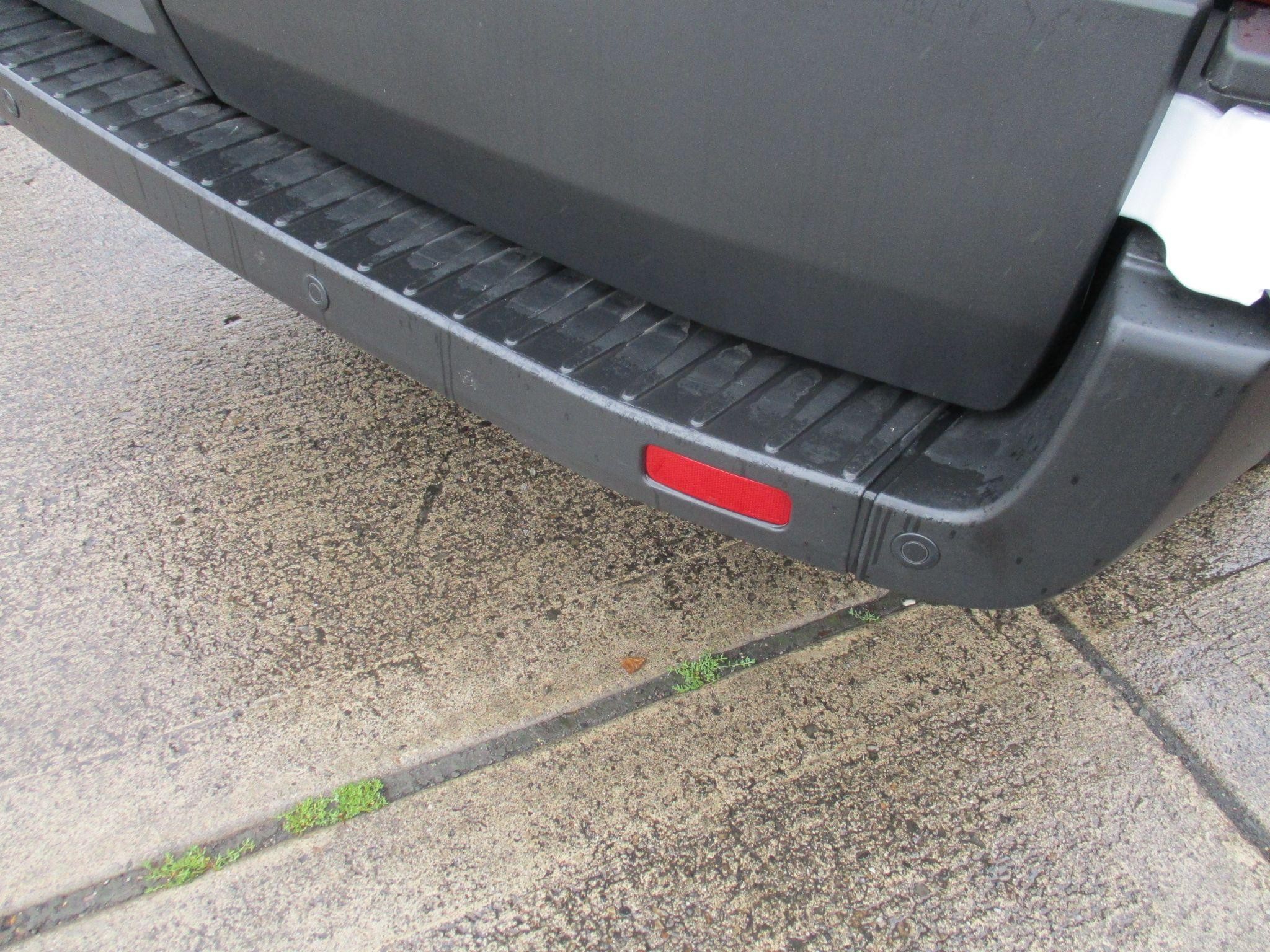 Ford E-Transit Image 12