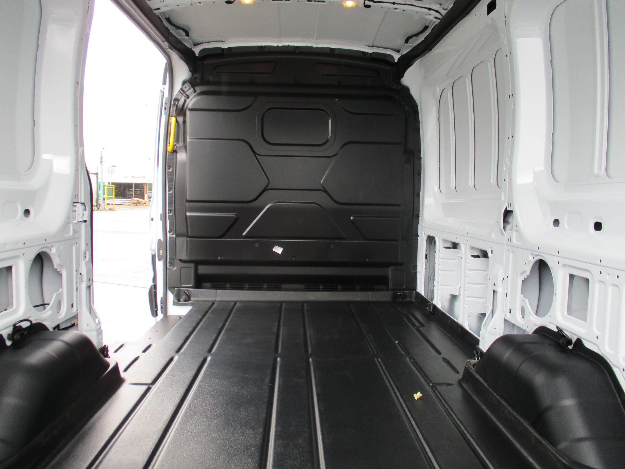 Ford E-Transit Image 14