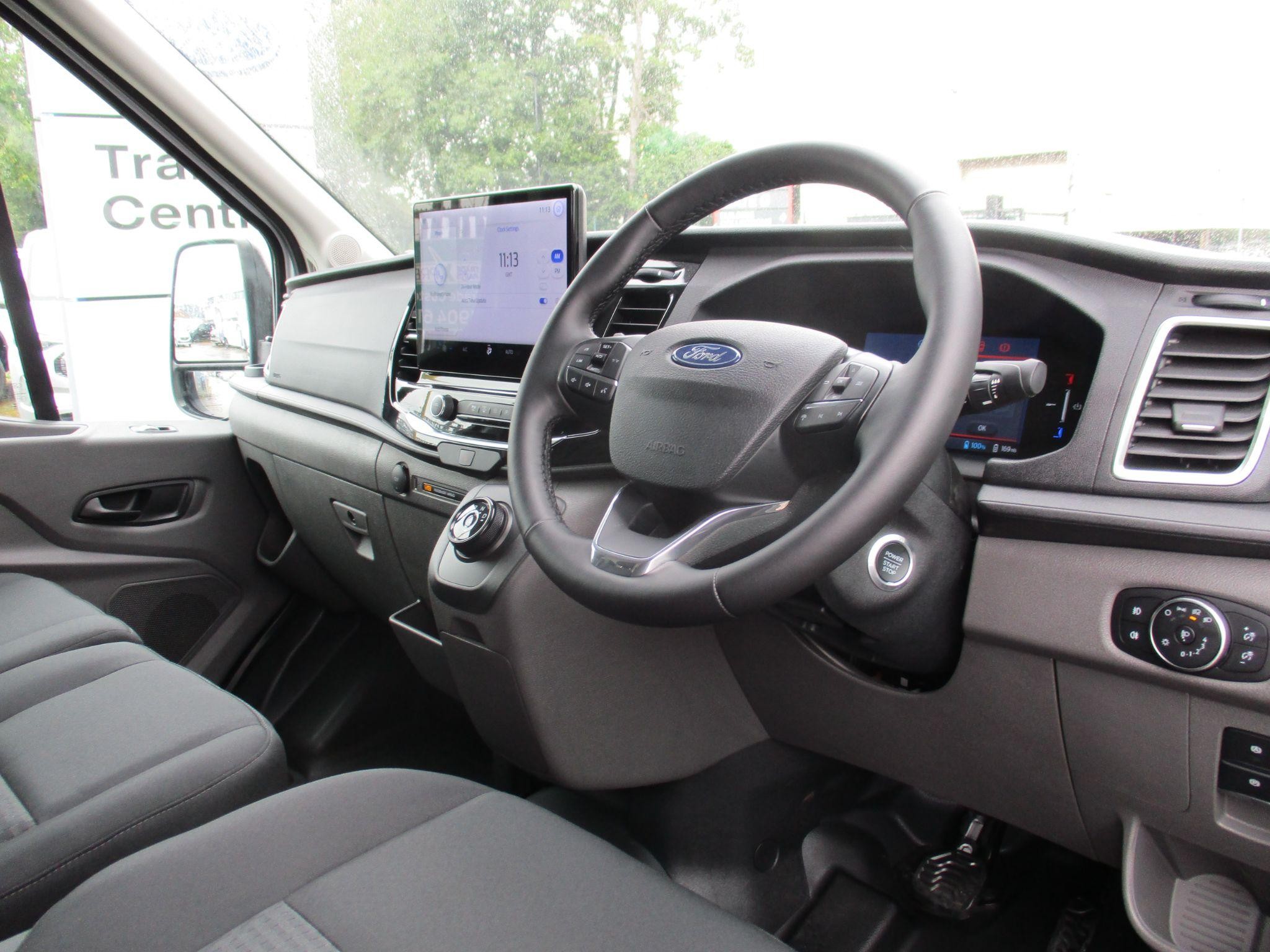 Ford E-Transit Image 17