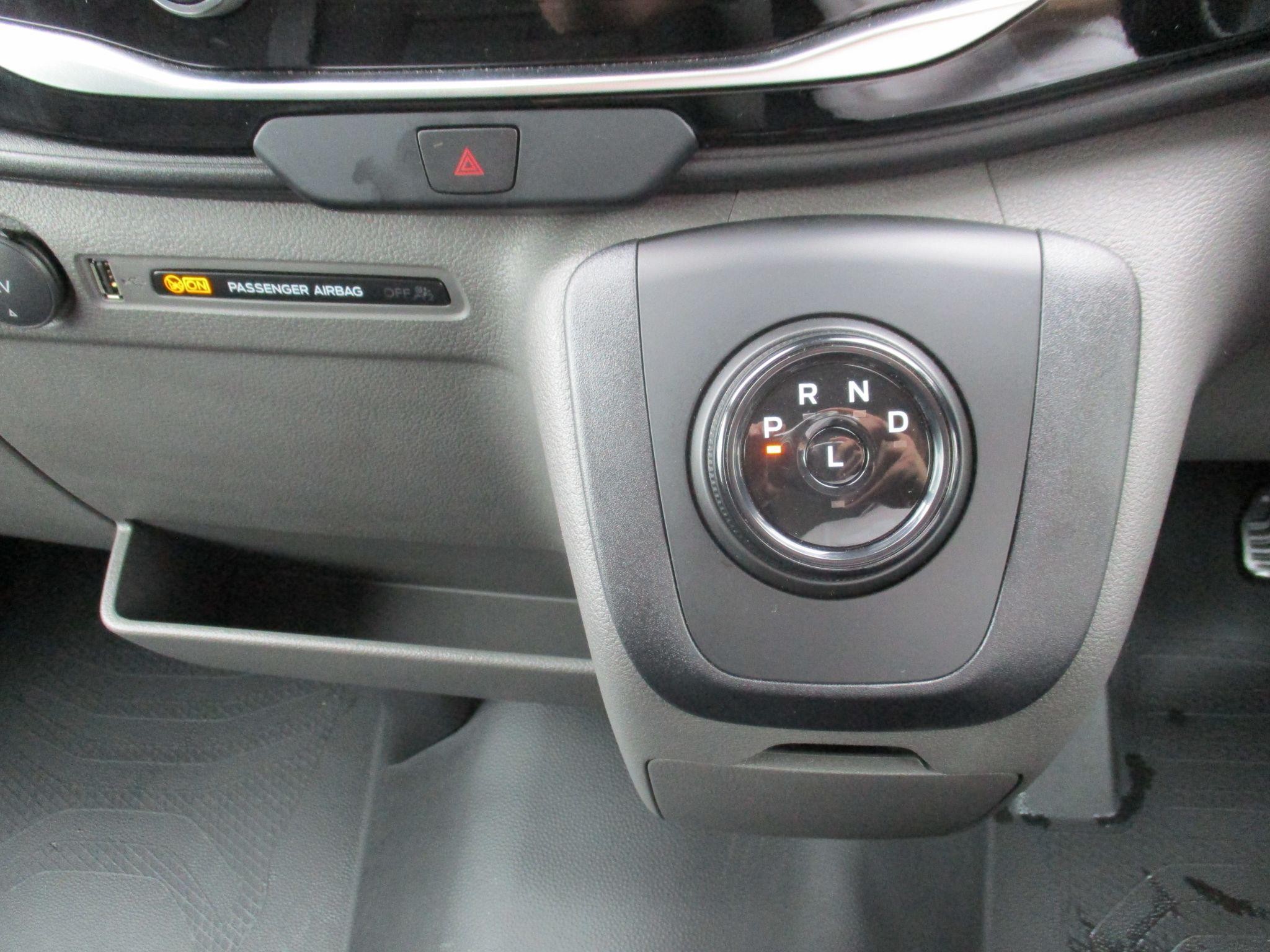 Ford E-Transit Image 23