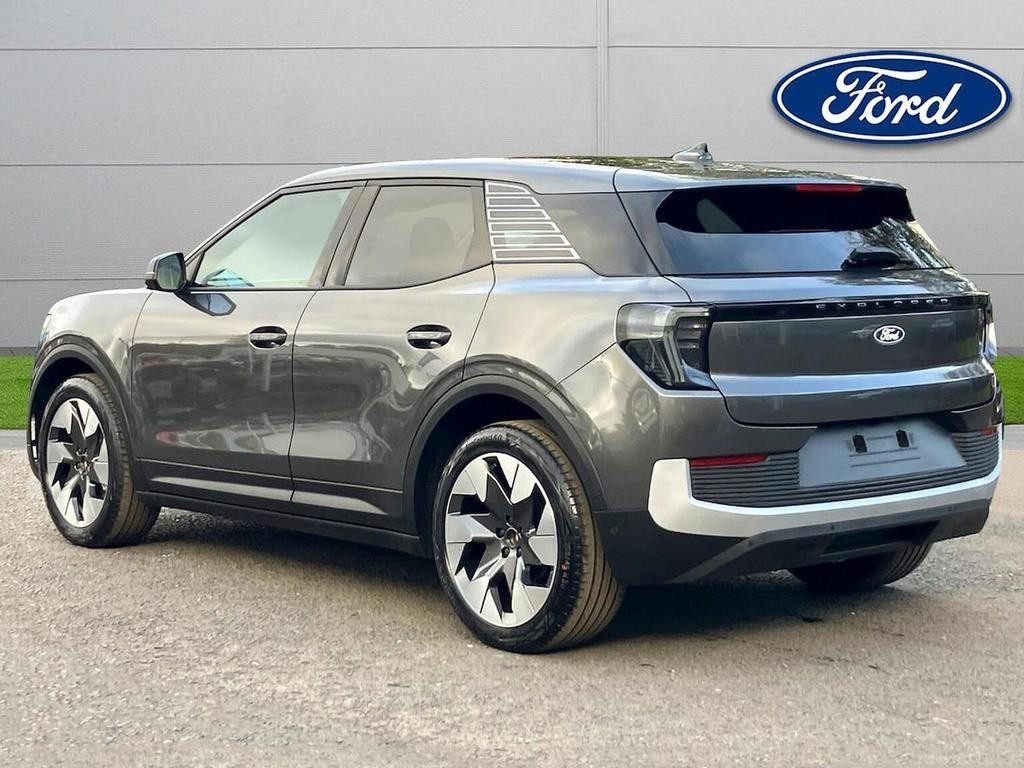 Ford Explorer Image 4
