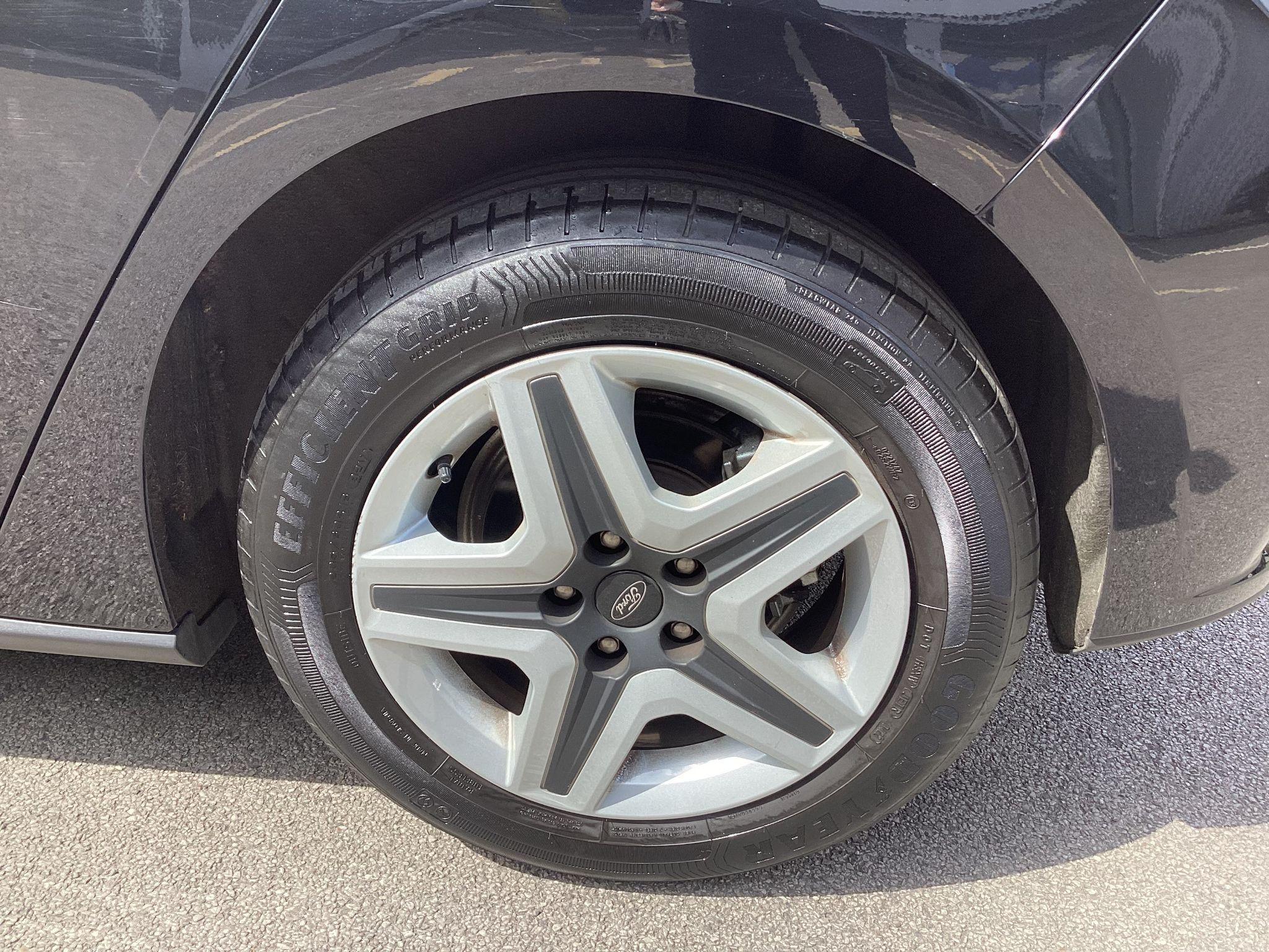 Ford Focus Image 9
