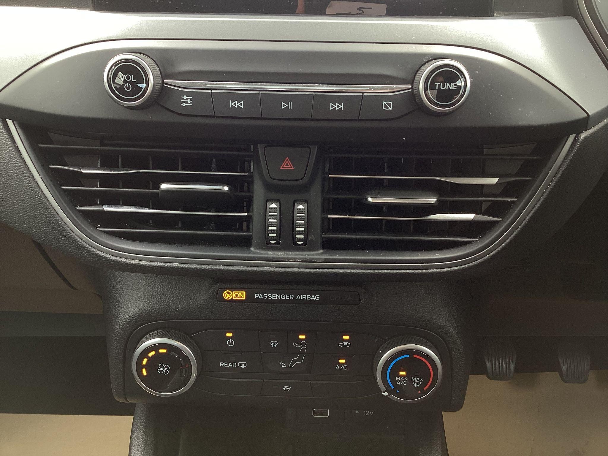 Ford Focus Image 32
