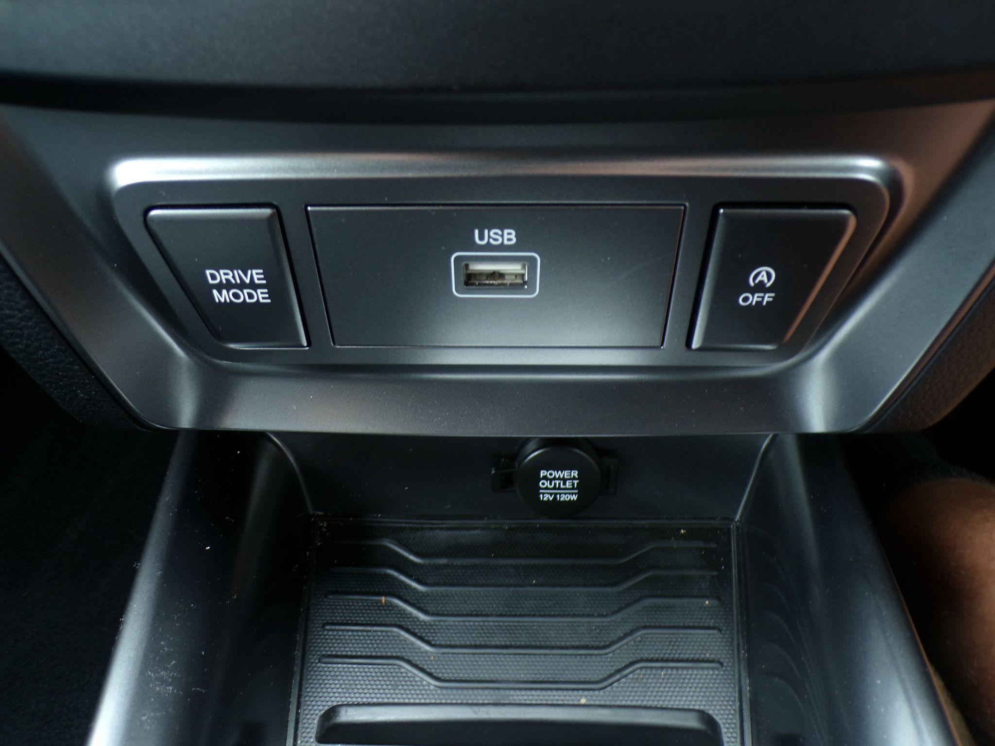 KGM Tivoli Image 16