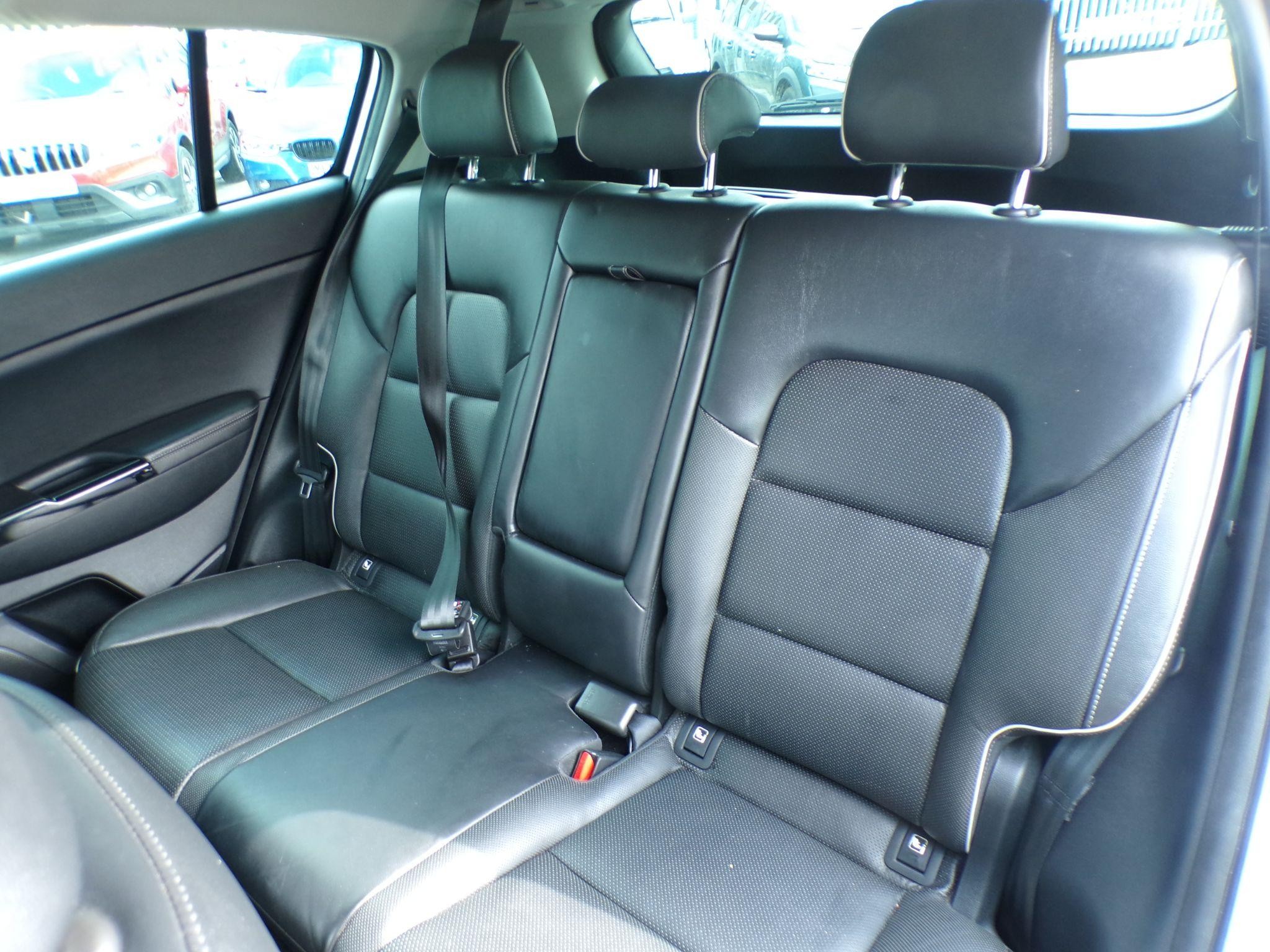 Kia Sportage Image 12