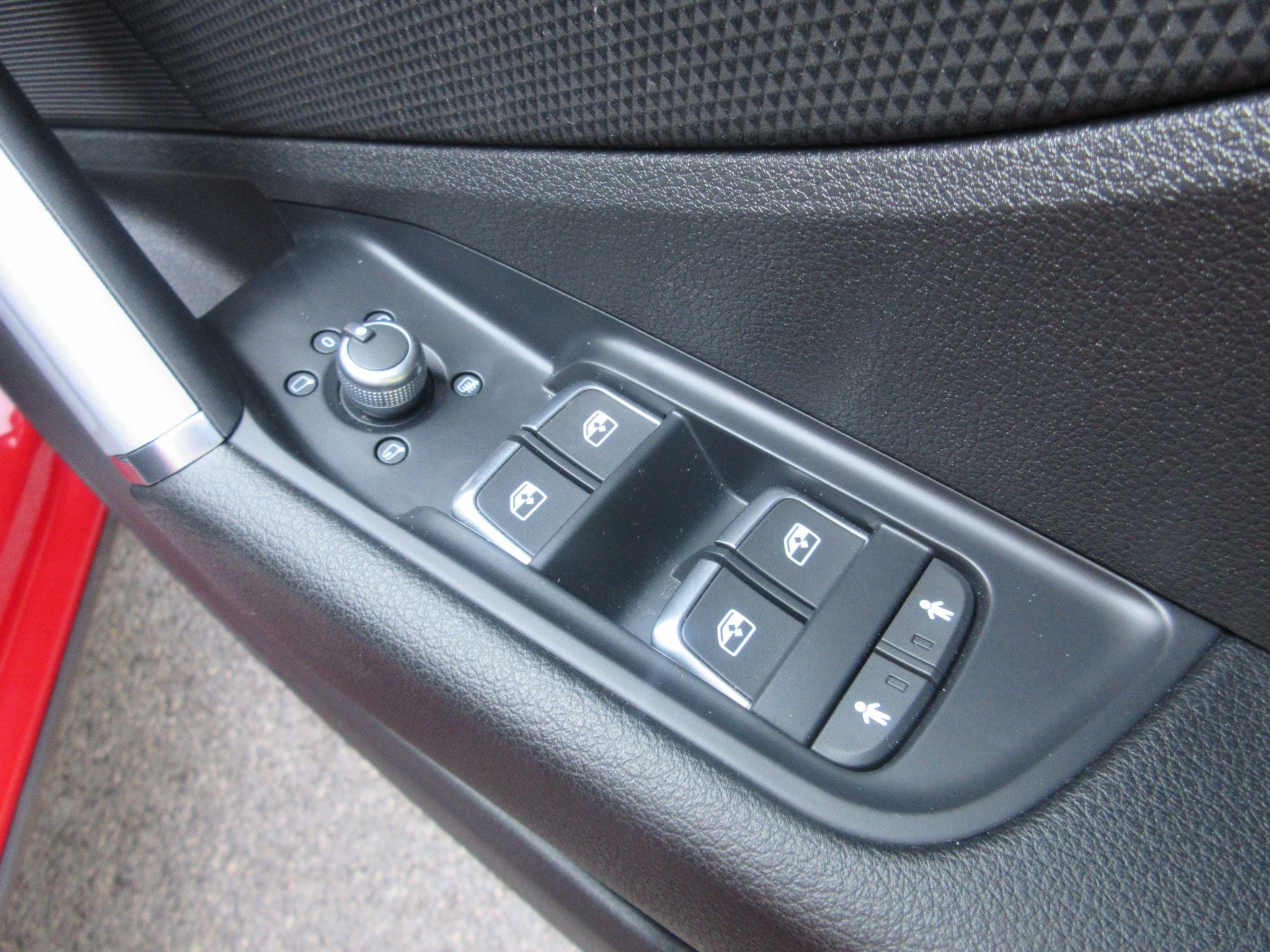 Audi Q2 Image 16