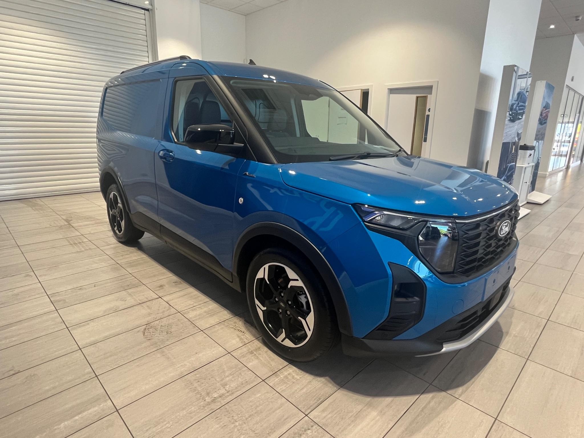 Ford Transit Courier Image 4