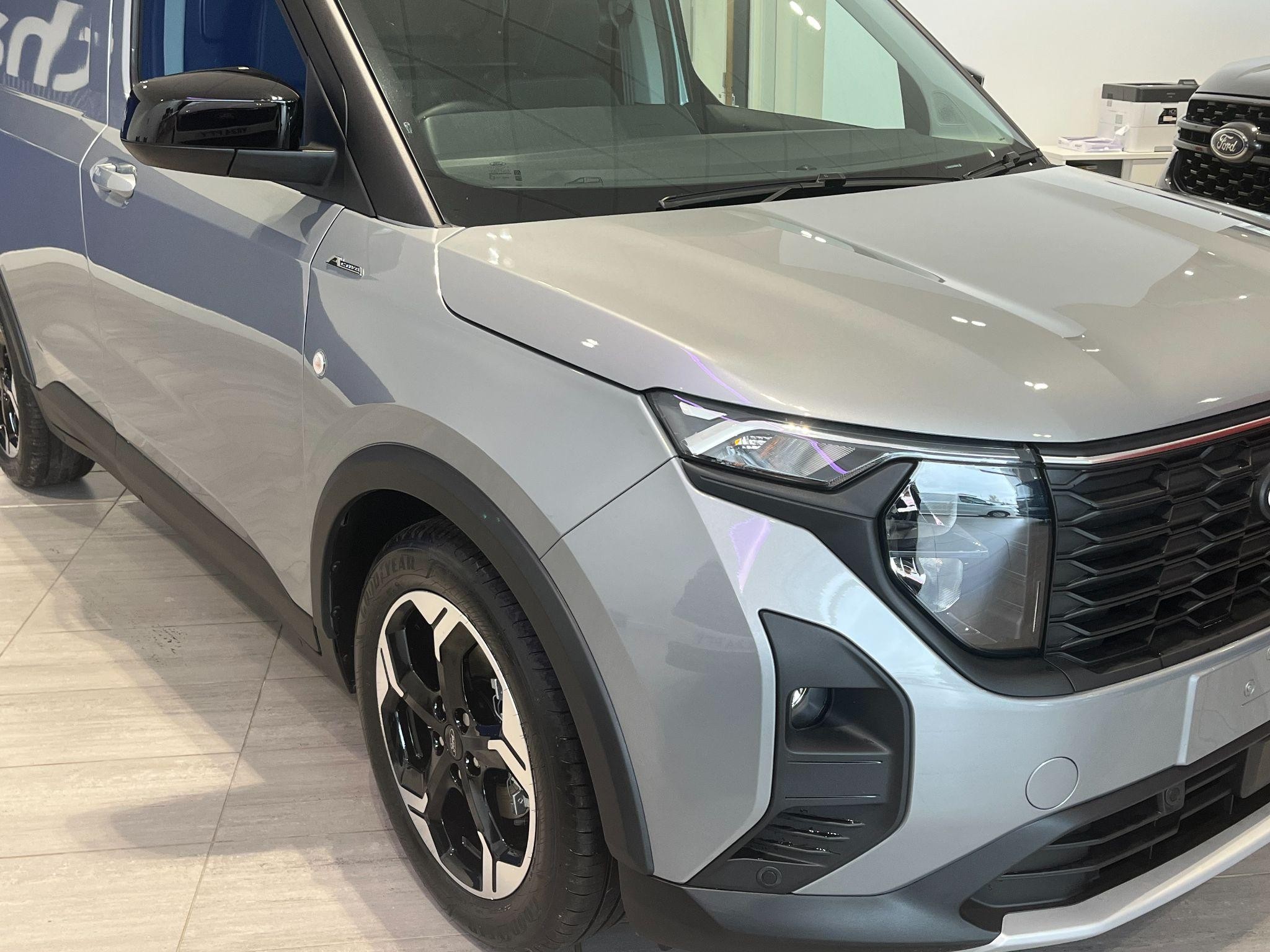 Ford Transit Courier Image 6