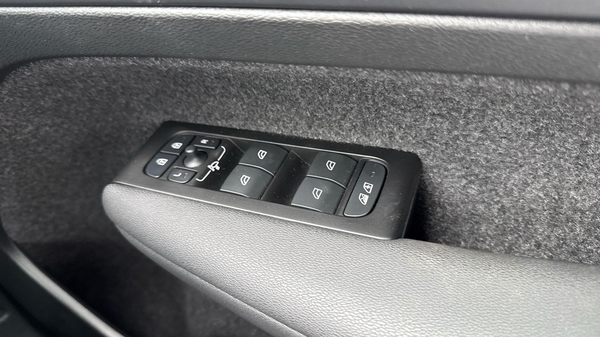 Volvo C40 Image 16