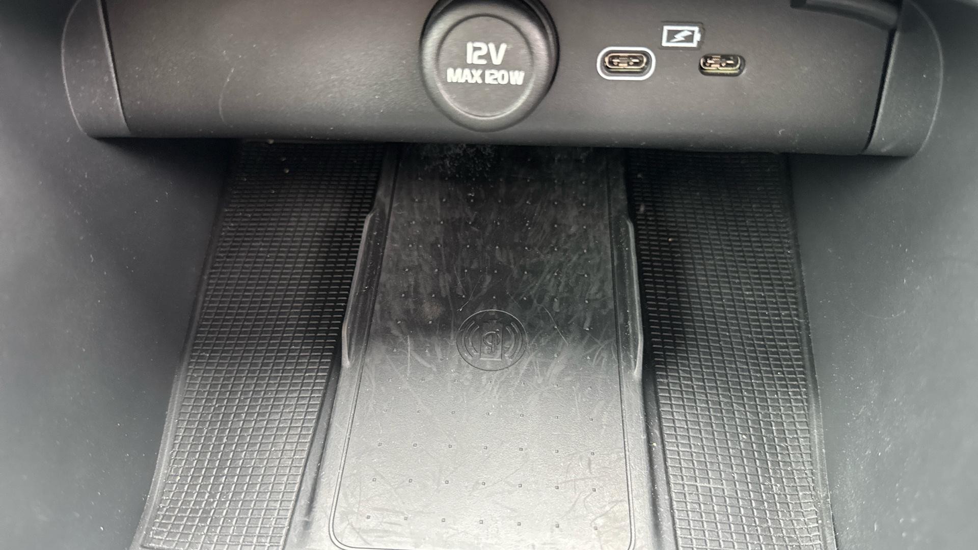 Volvo C40 Image 17
