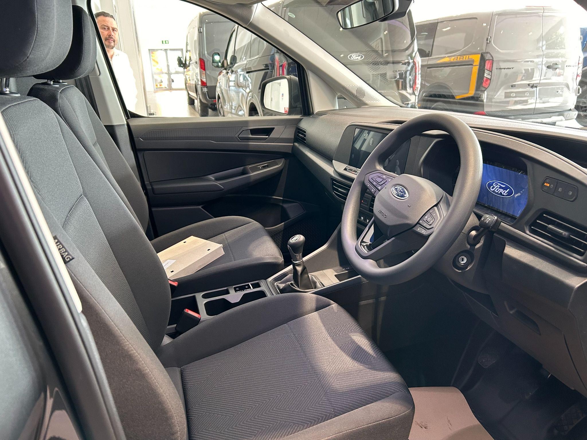 Ford Transit Connect Image 10