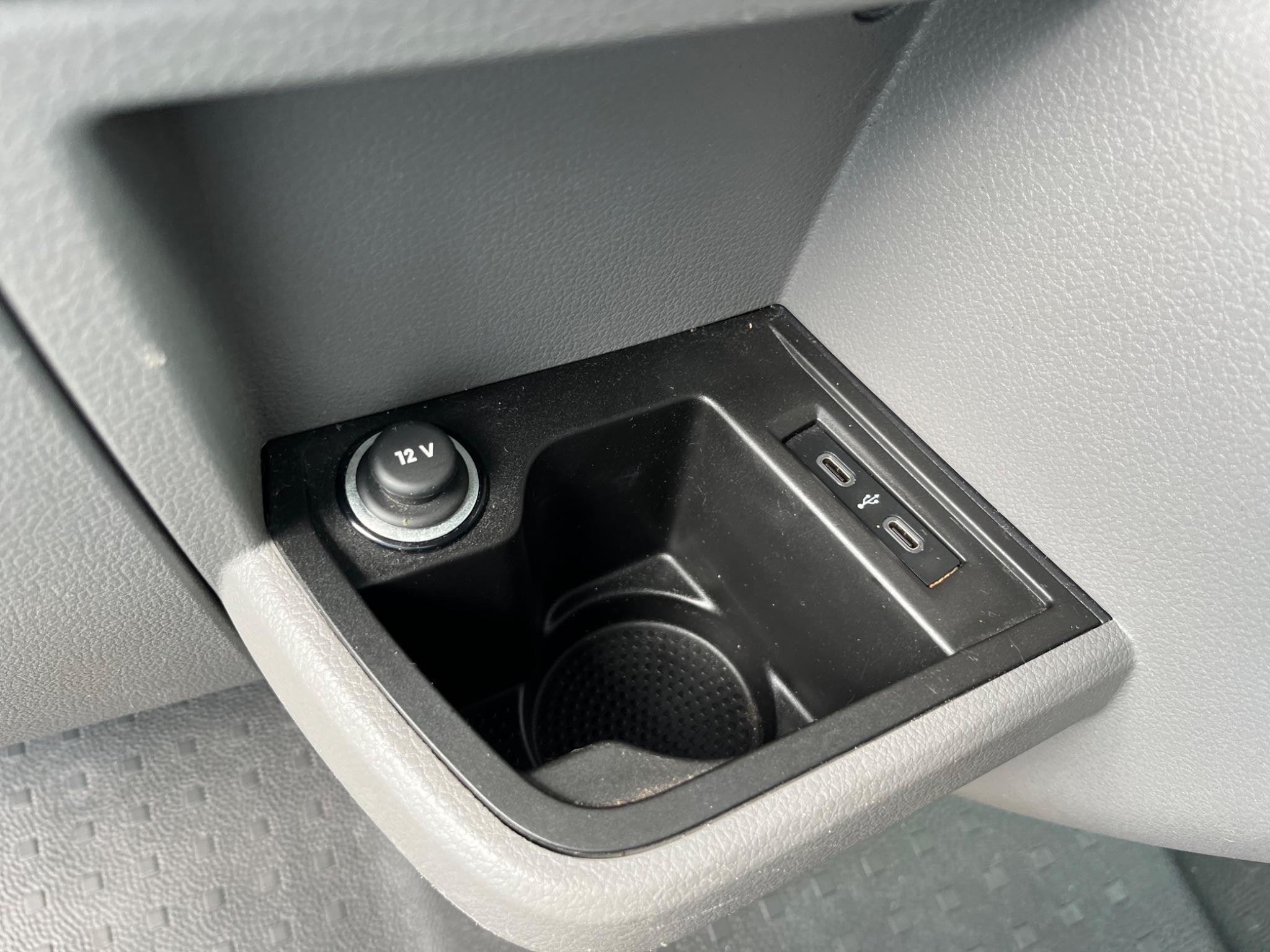 Volkswagen Transporter Image 12