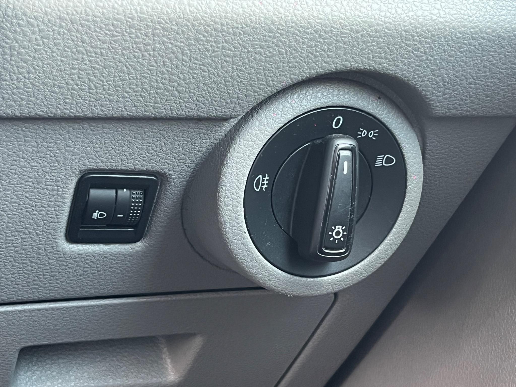 Volkswagen Transporter Image 18