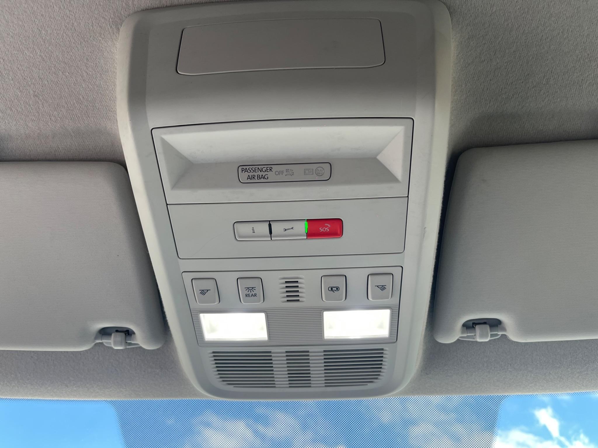 Volkswagen Transporter Image 20