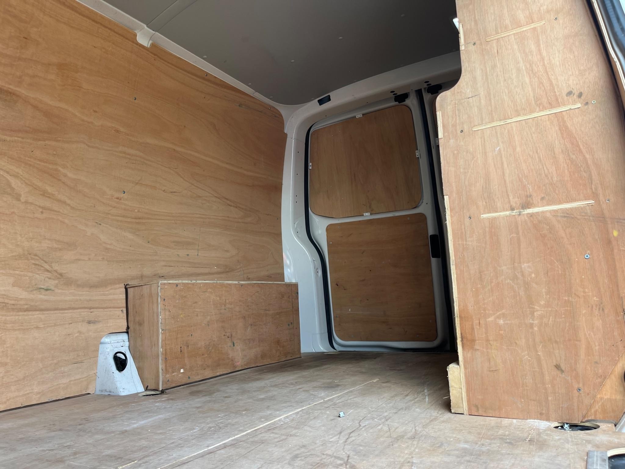 Volkswagen Transporter Image 30