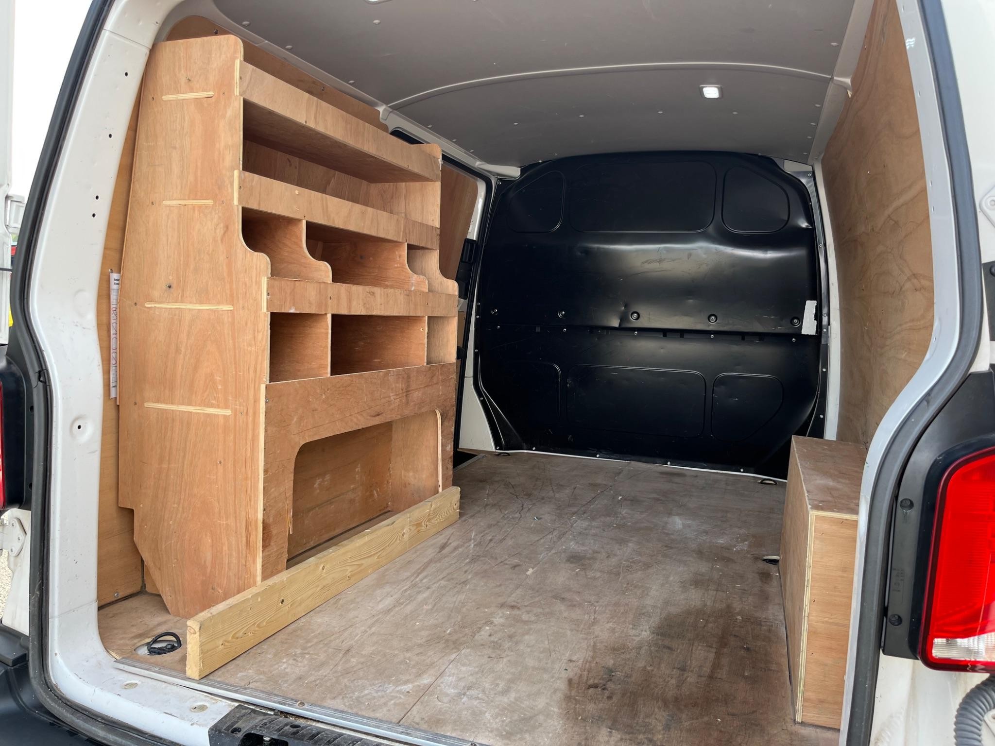 Volkswagen Transporter Image 31