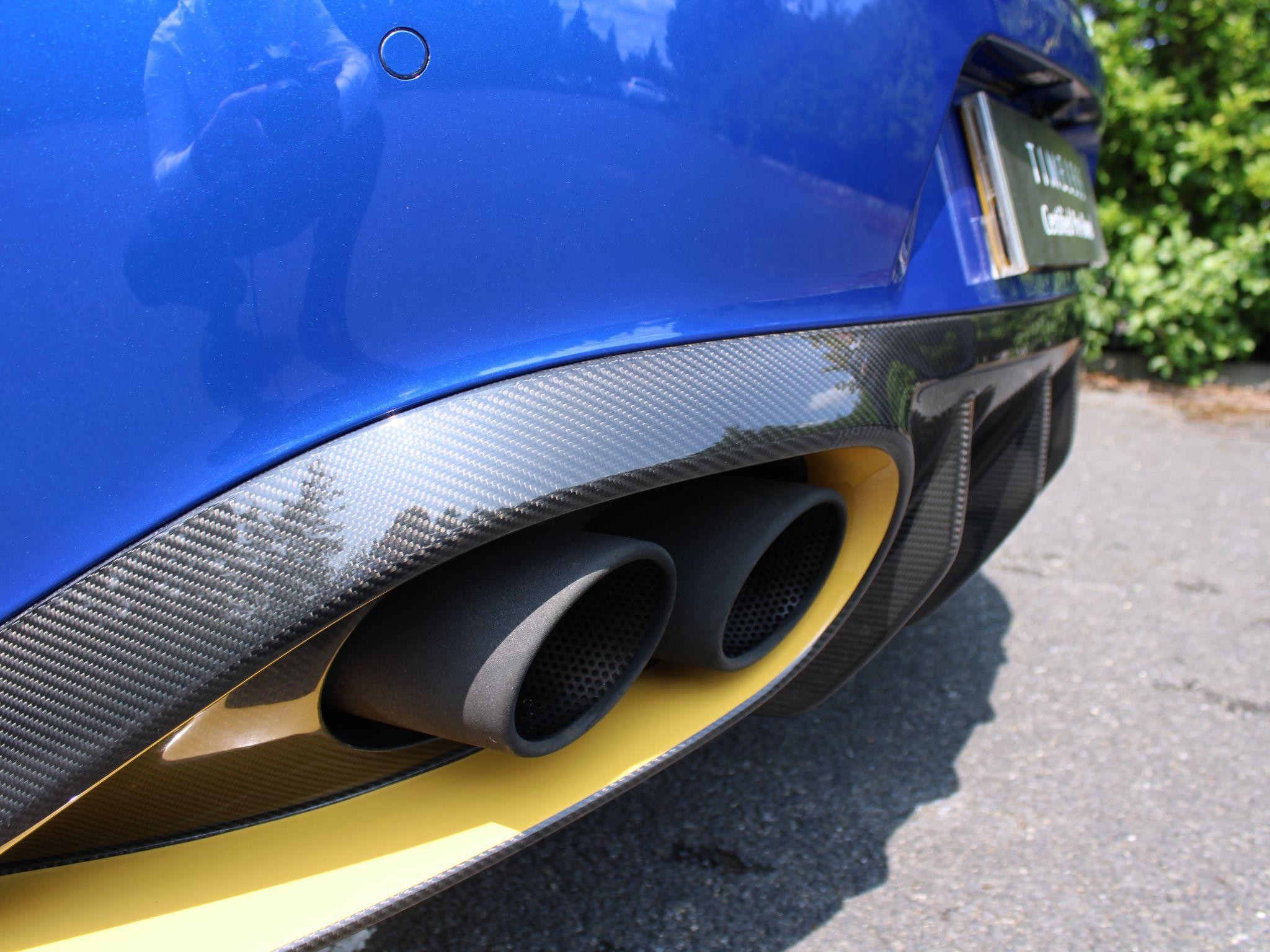Aston Martin Vanquish Image 25