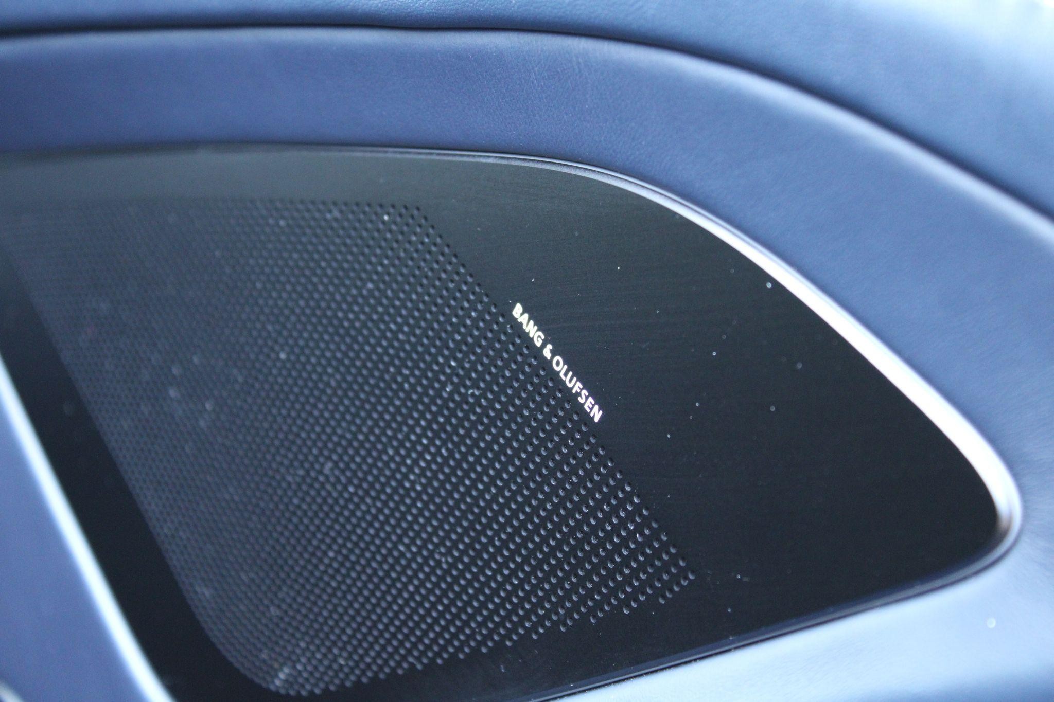 Aston Martin Vanquish Image 37