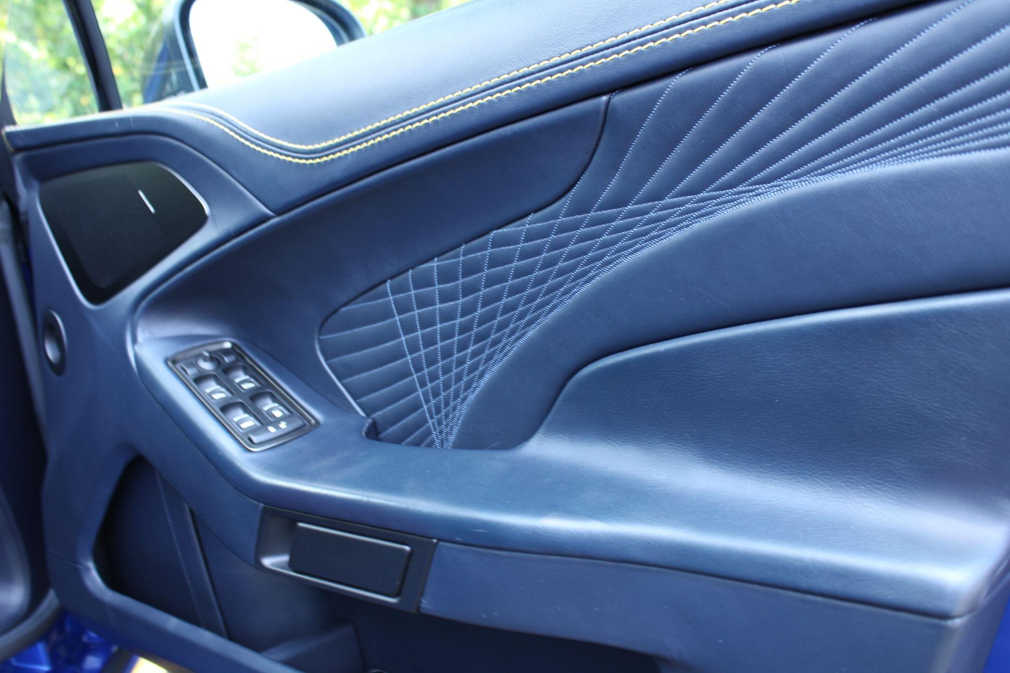 Aston Martin Vanquish Image 38