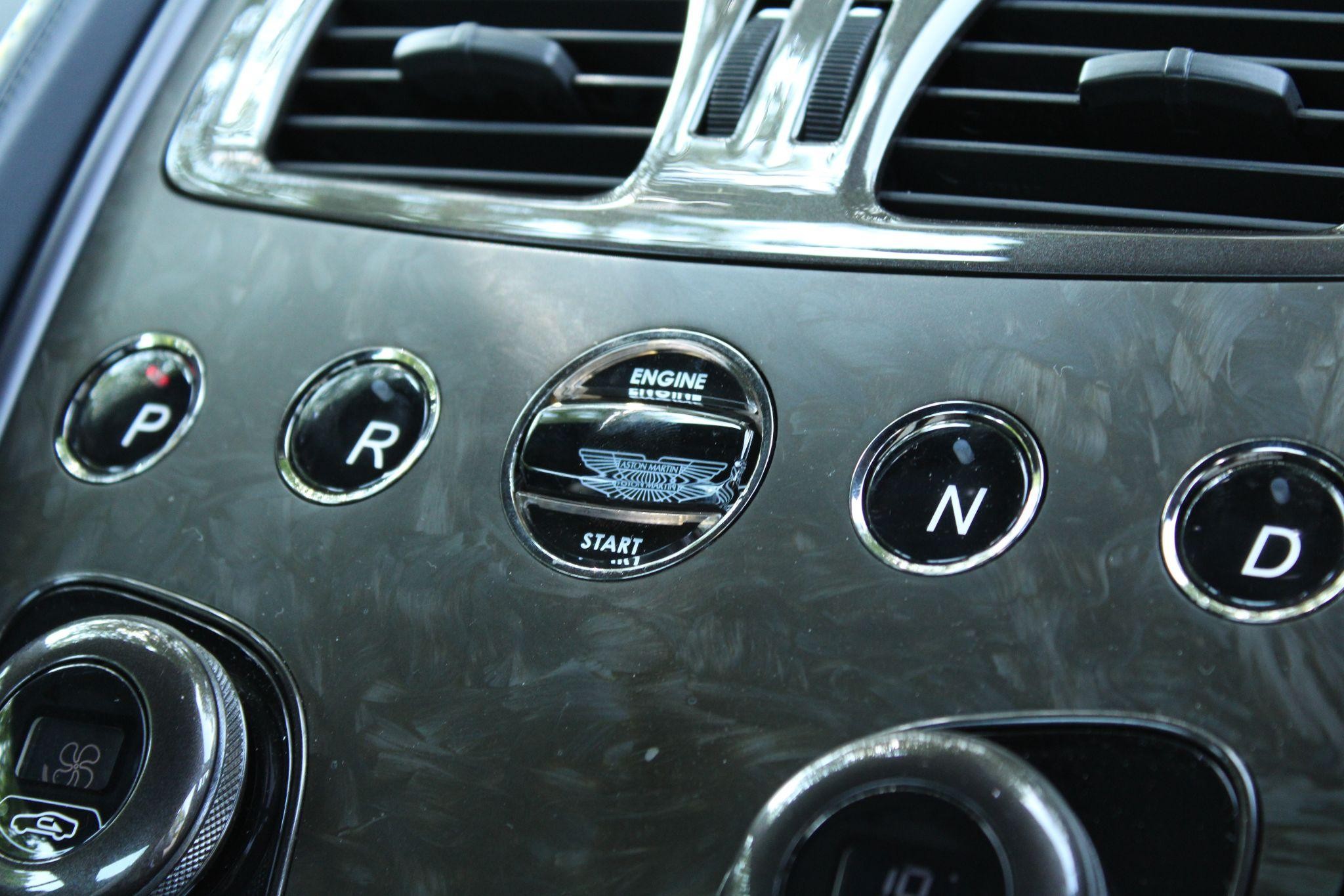 Aston Martin Vanquish Image 44
