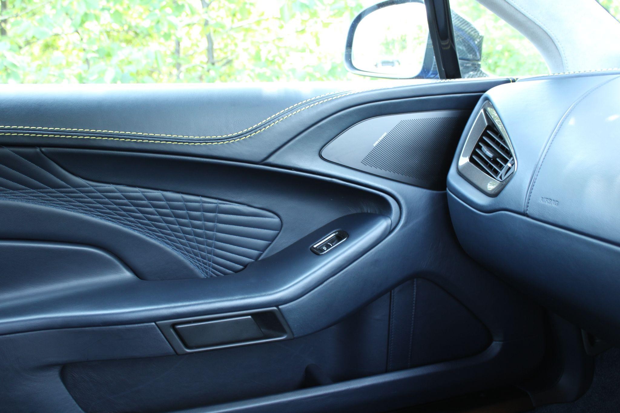Aston Martin Vanquish Image 46