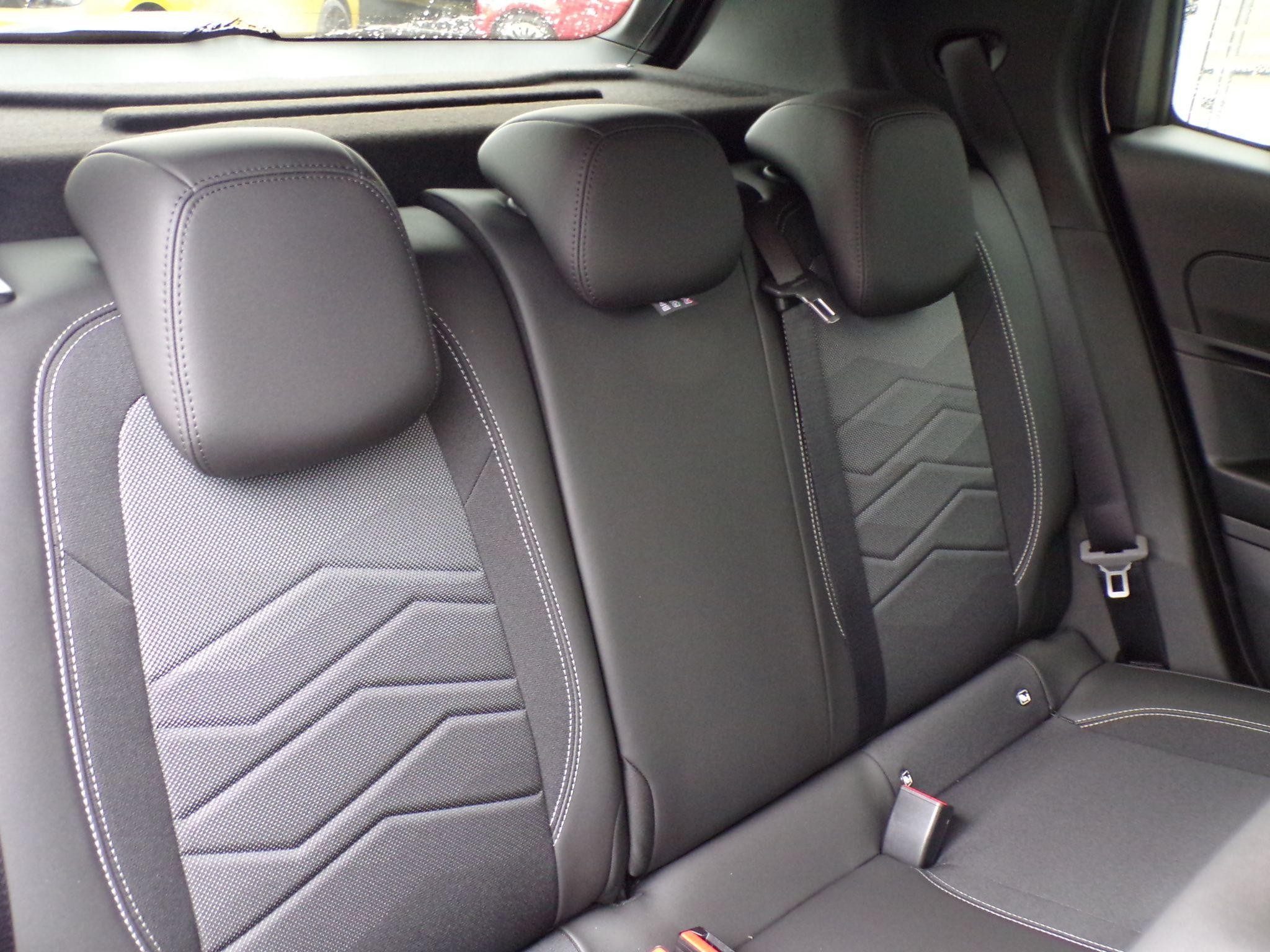 Jeep Avenger Image 16