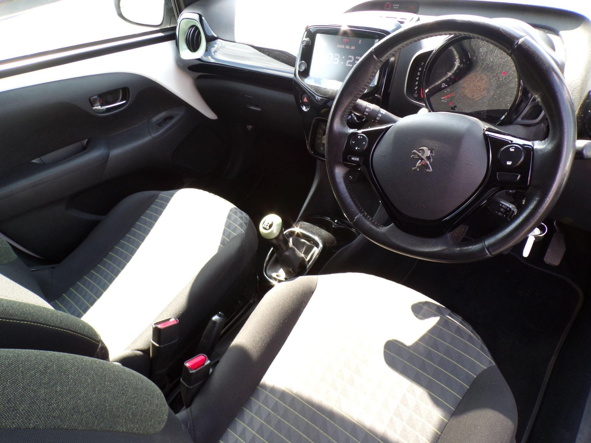 Peugeot 108 Image 12