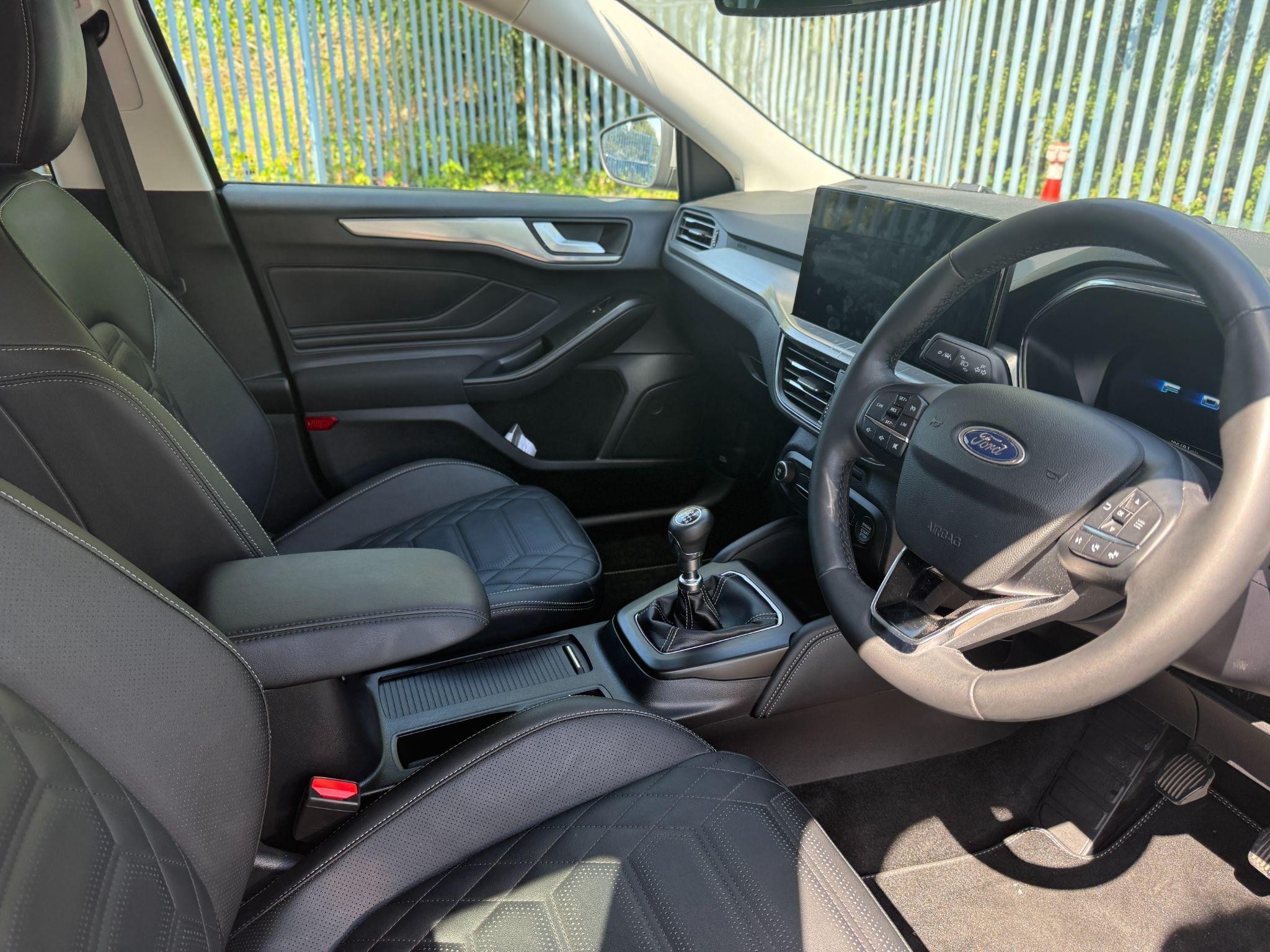 Ford Focus Image 11