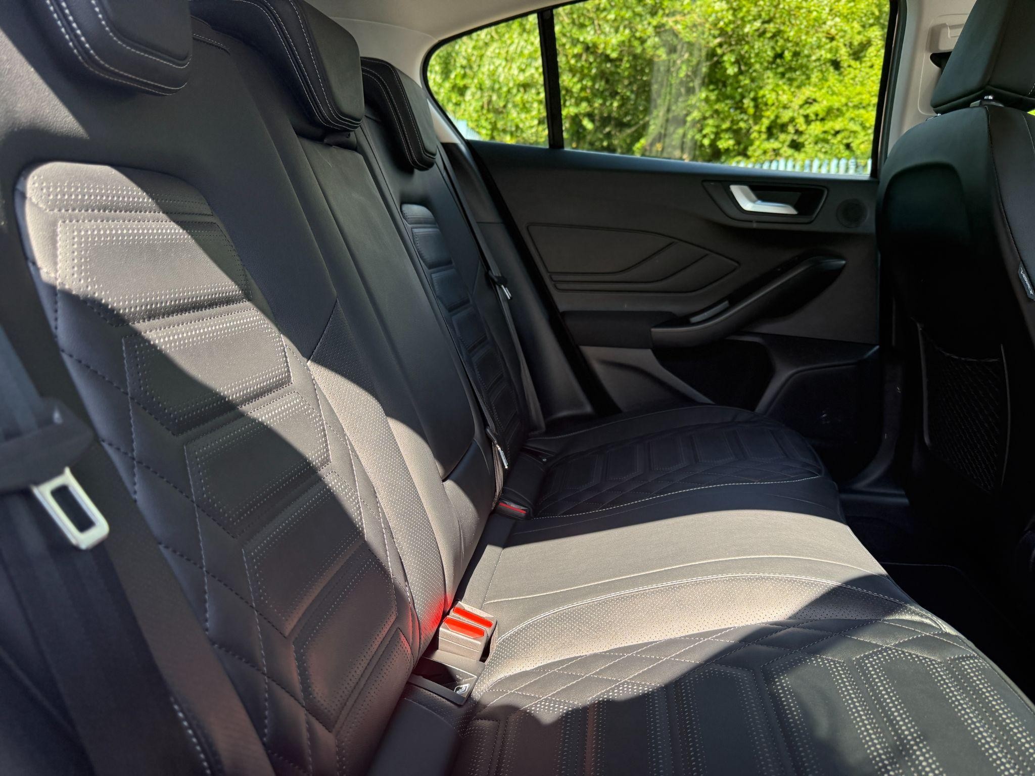 Ford Focus Image 13