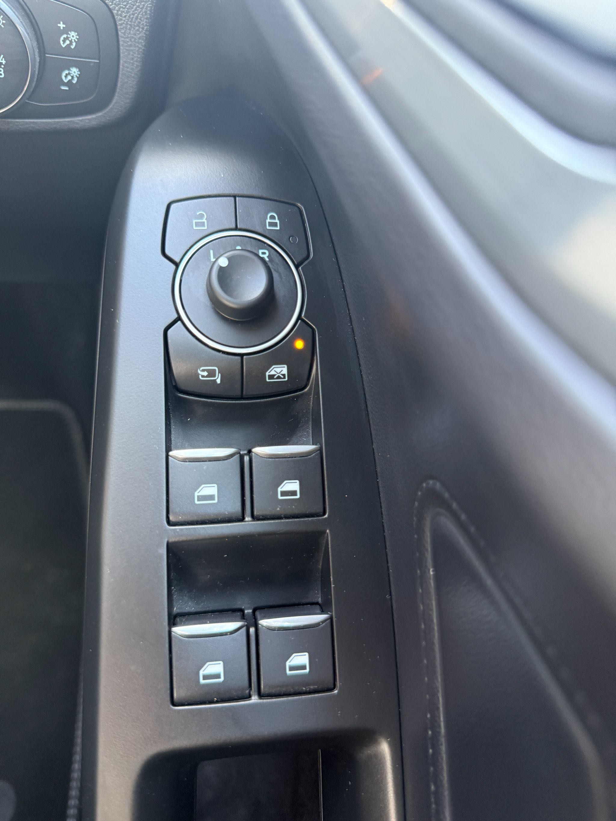 Ford Focus Image 21