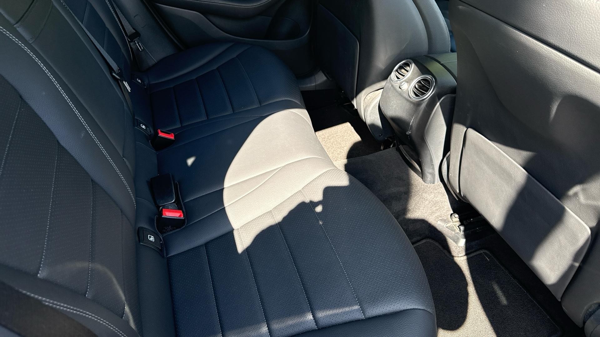 Mercedes-Benz GLC Image 6